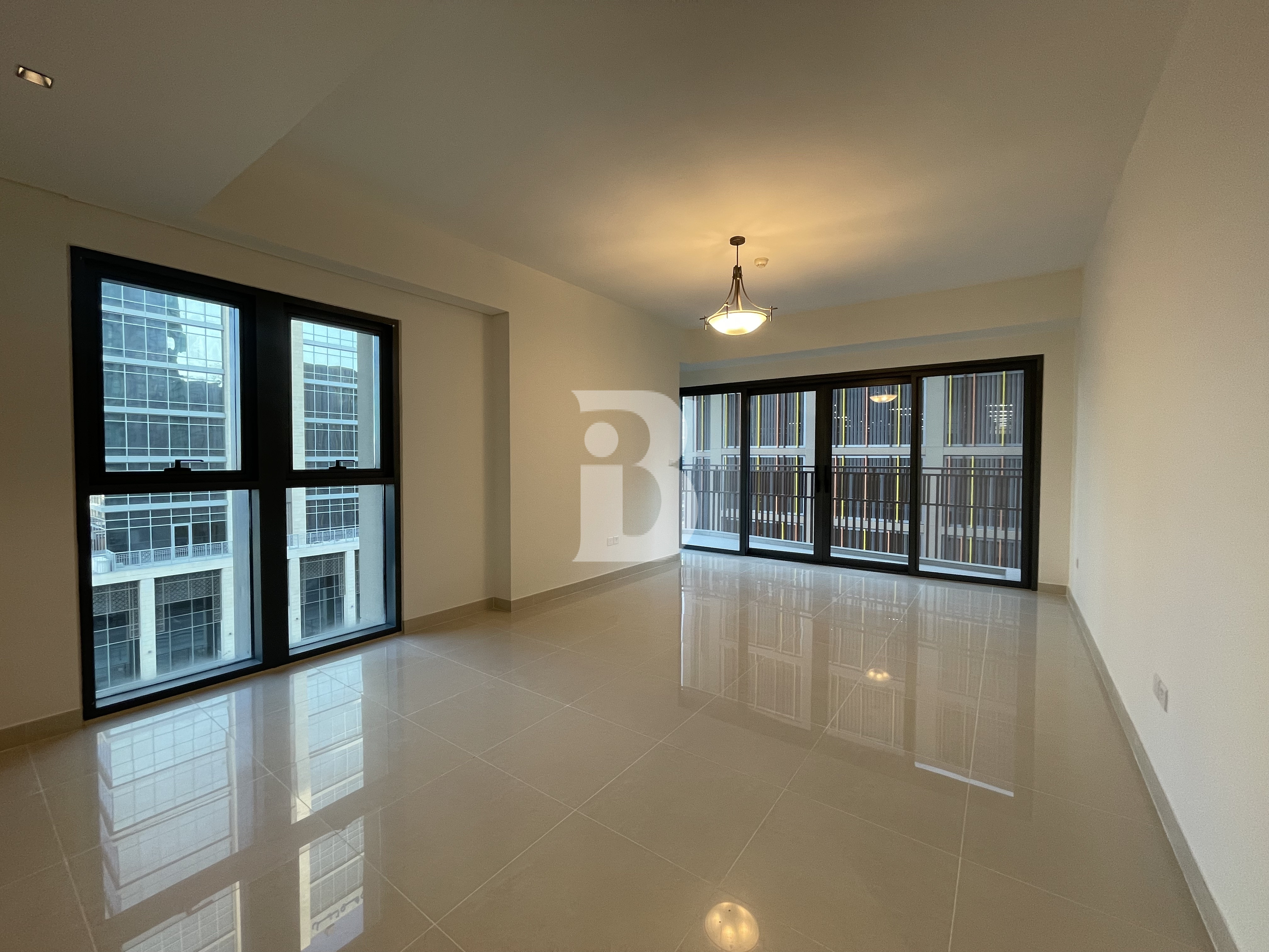BRAND NEW BUILDING I GREAT AREA I CORNER UNIT