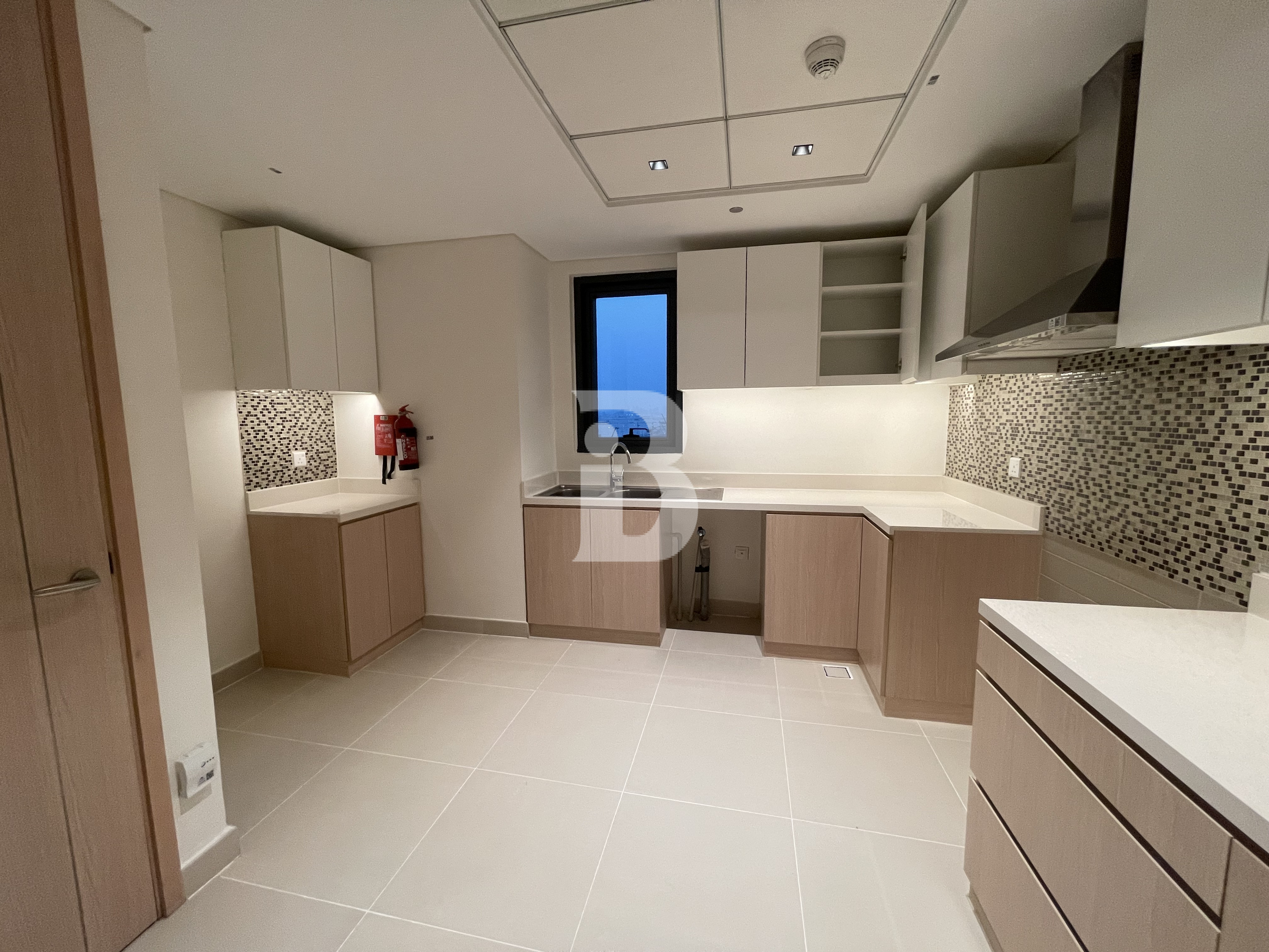 BRAND NEW BUILDIN IBURJ KHALIFA VIEWICORNER UNIT