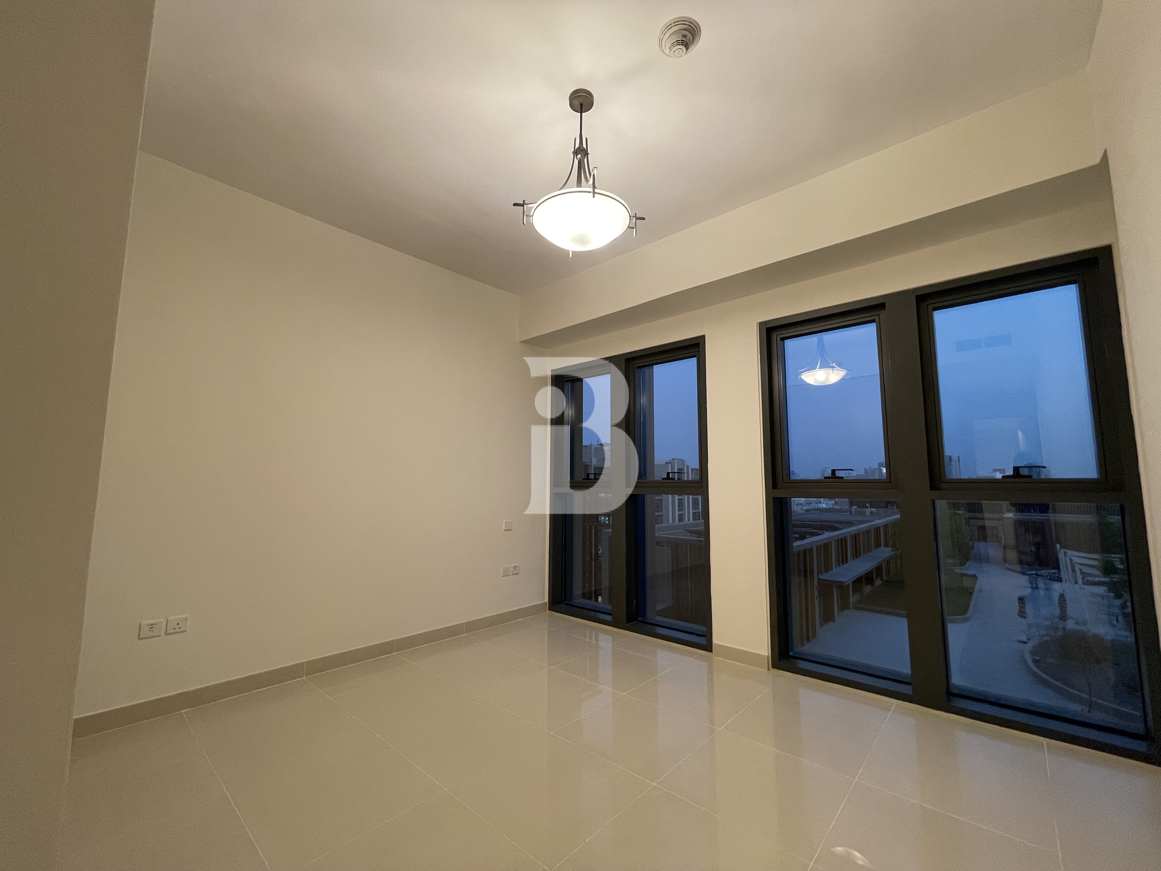 BRAND NEW BUILDIN IBURJ KHALIFA VIEWICORNER UNIT