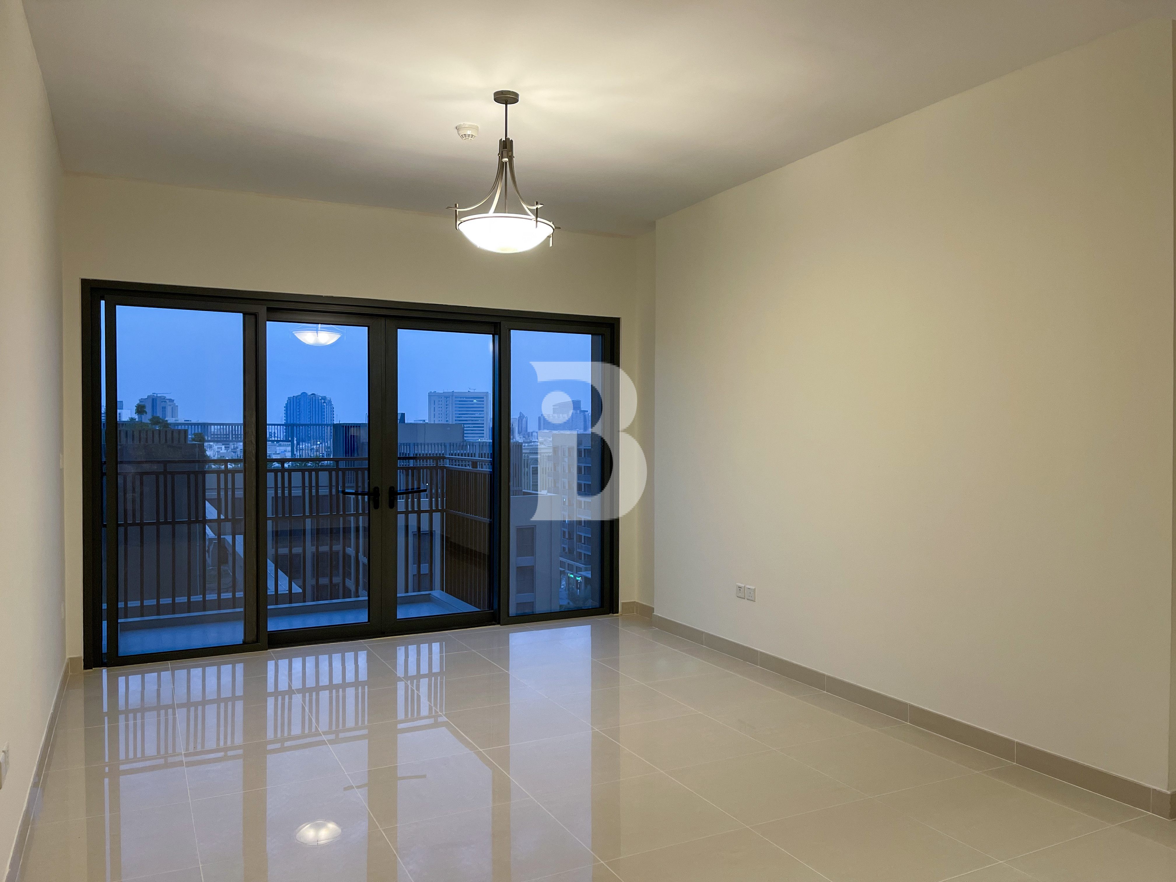 NEW BUILDING I LUMINOUS I SPACIOUS
