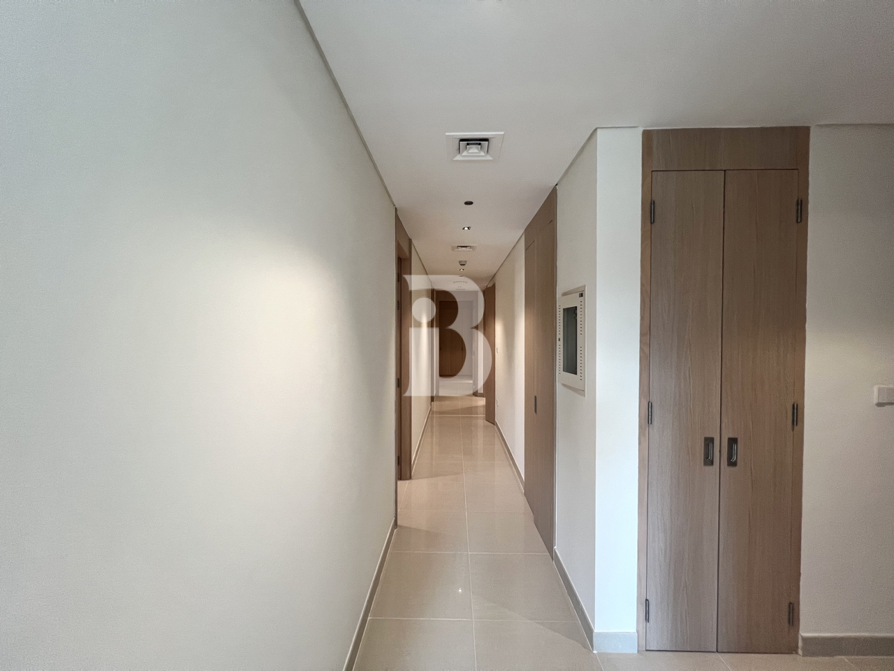 SPACIOUS UNIT  I NEW BUILDING I LUMINOUS