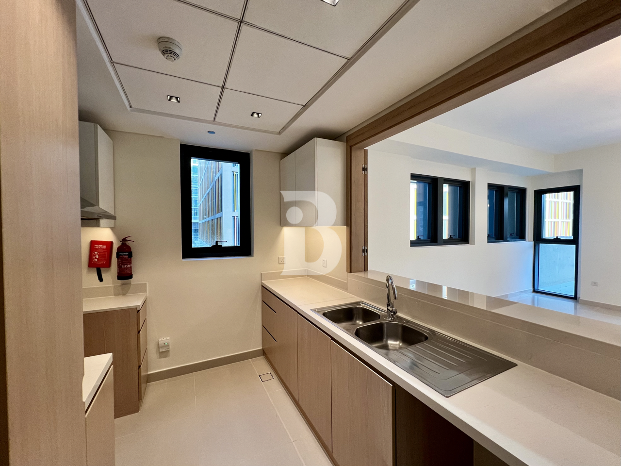 VERY SPACIOUS I NEW BUILDING I UNFURNISHED