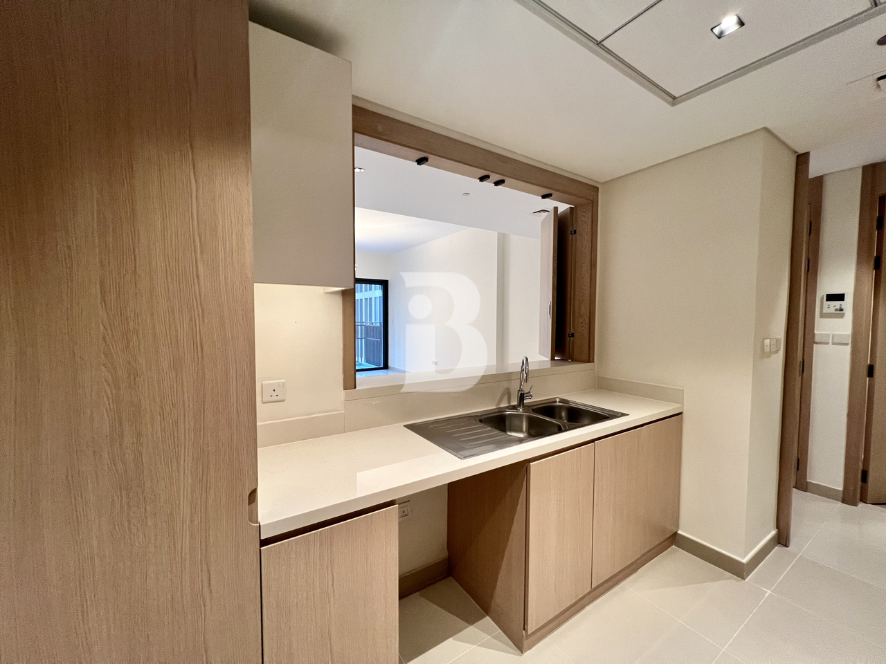 NEW BUILDING I UNFURNISHED I GREAT LOCATION