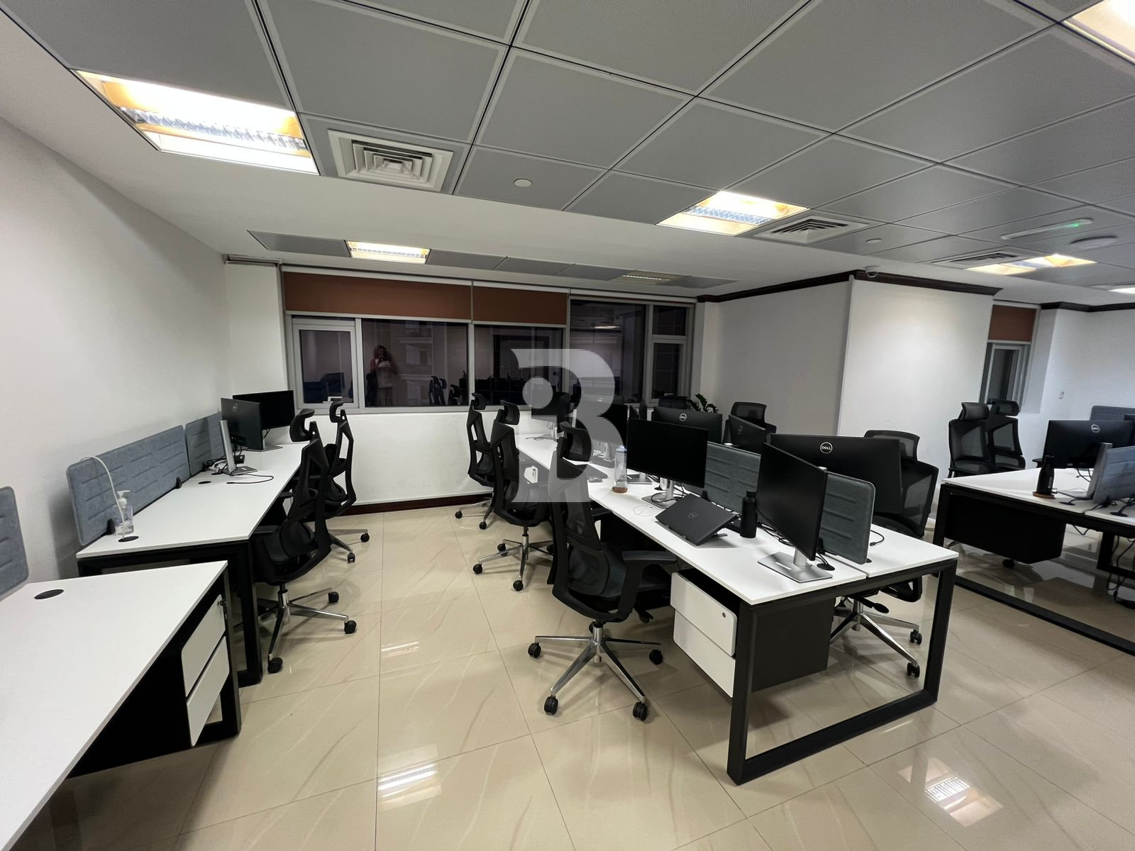 Fully Furnished |Upgraded Interiors|7 Parkings