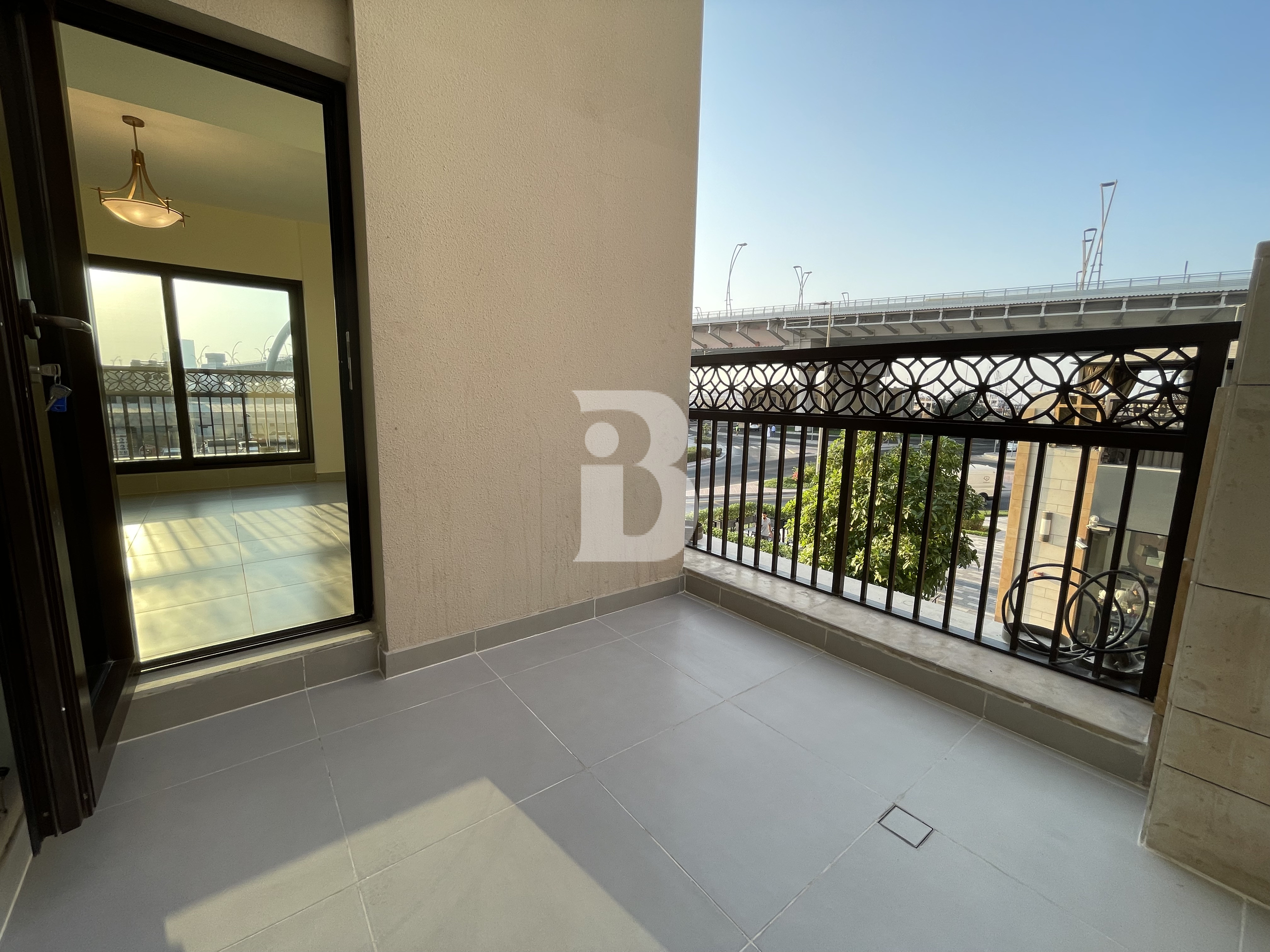 UNFURNISHED I BRAND NEW I GREAT LOCATION I