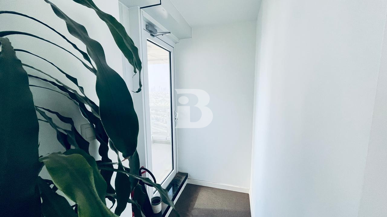 VACANT | FULLY FITTED | READY TO MOVE IN