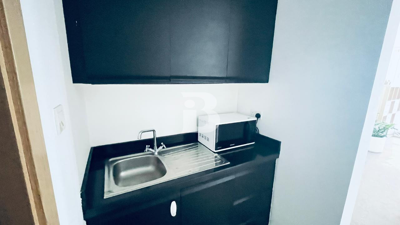 VACANT | FULLY FITTED | READY TO MOVE IN