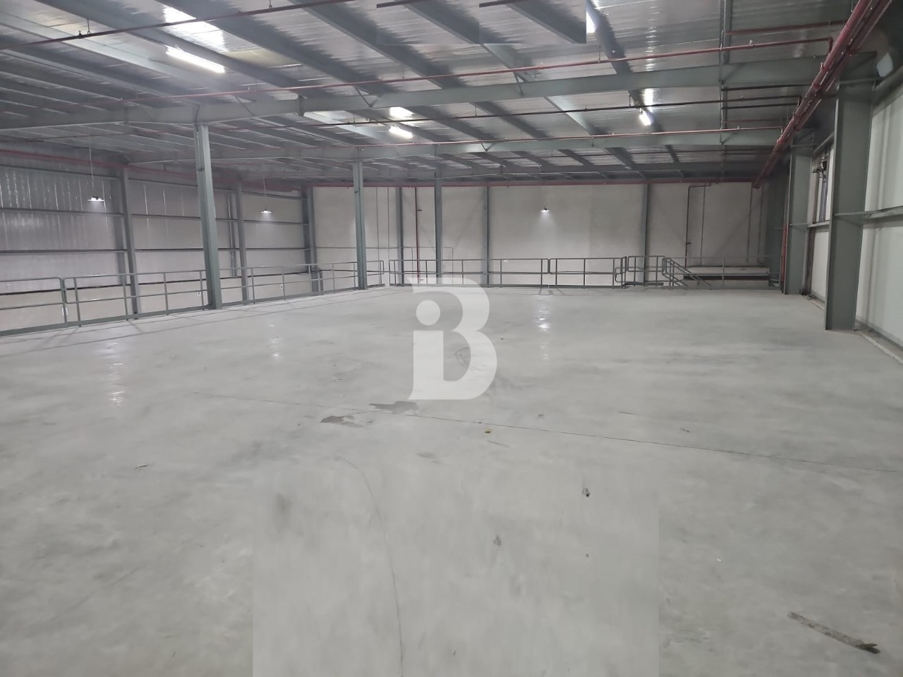 WAREHOUSE | 400KW | VACANT | OFFICE | PARKING