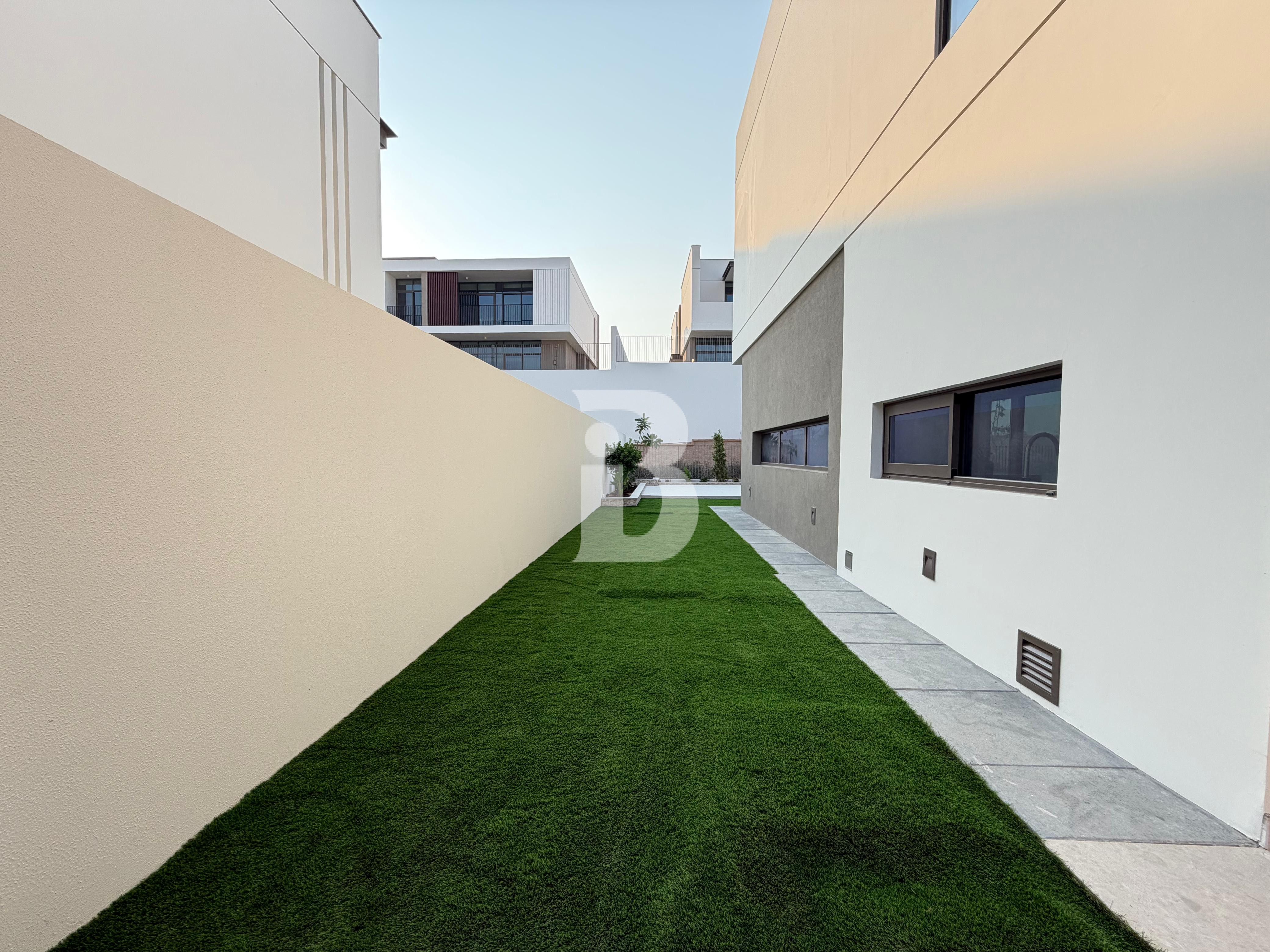 BRAND NEW | UPGRADED | WITH DRIVERS ROOM