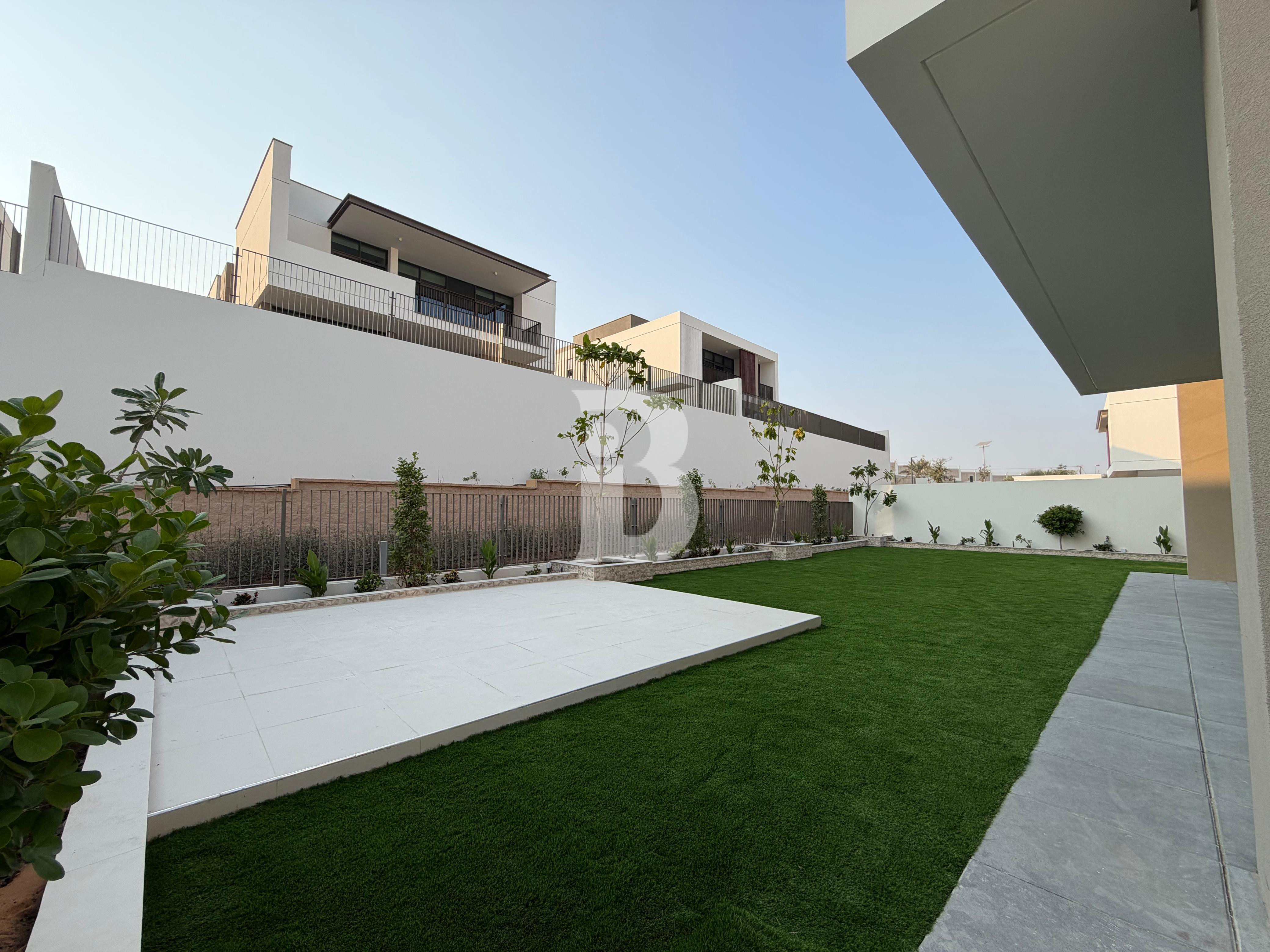 BRAND NEW | UPGRADED | WITH DRIVERS ROOM