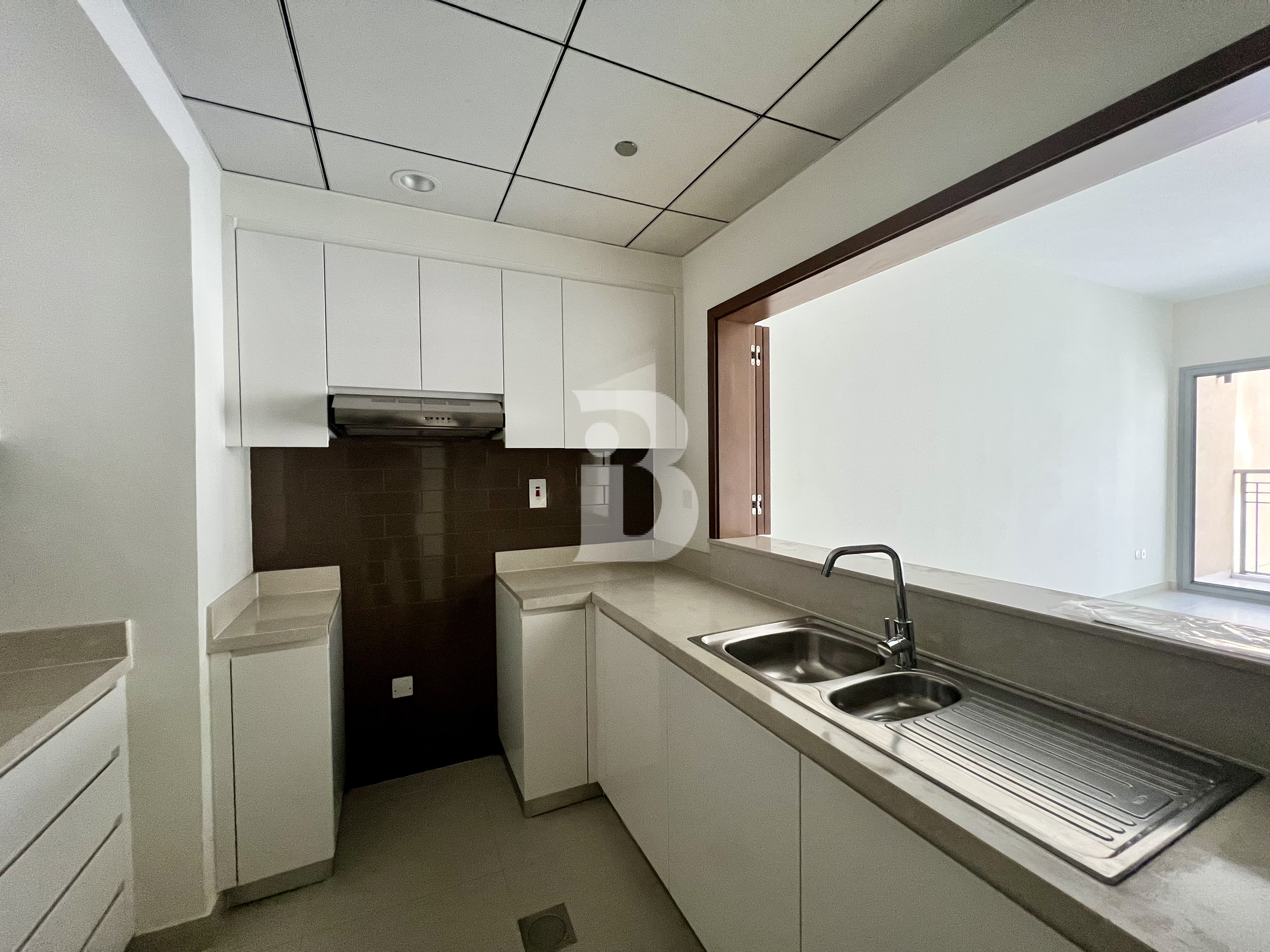 NEW I UNFURNISHED I EXCLUSIVE COMMUNITY