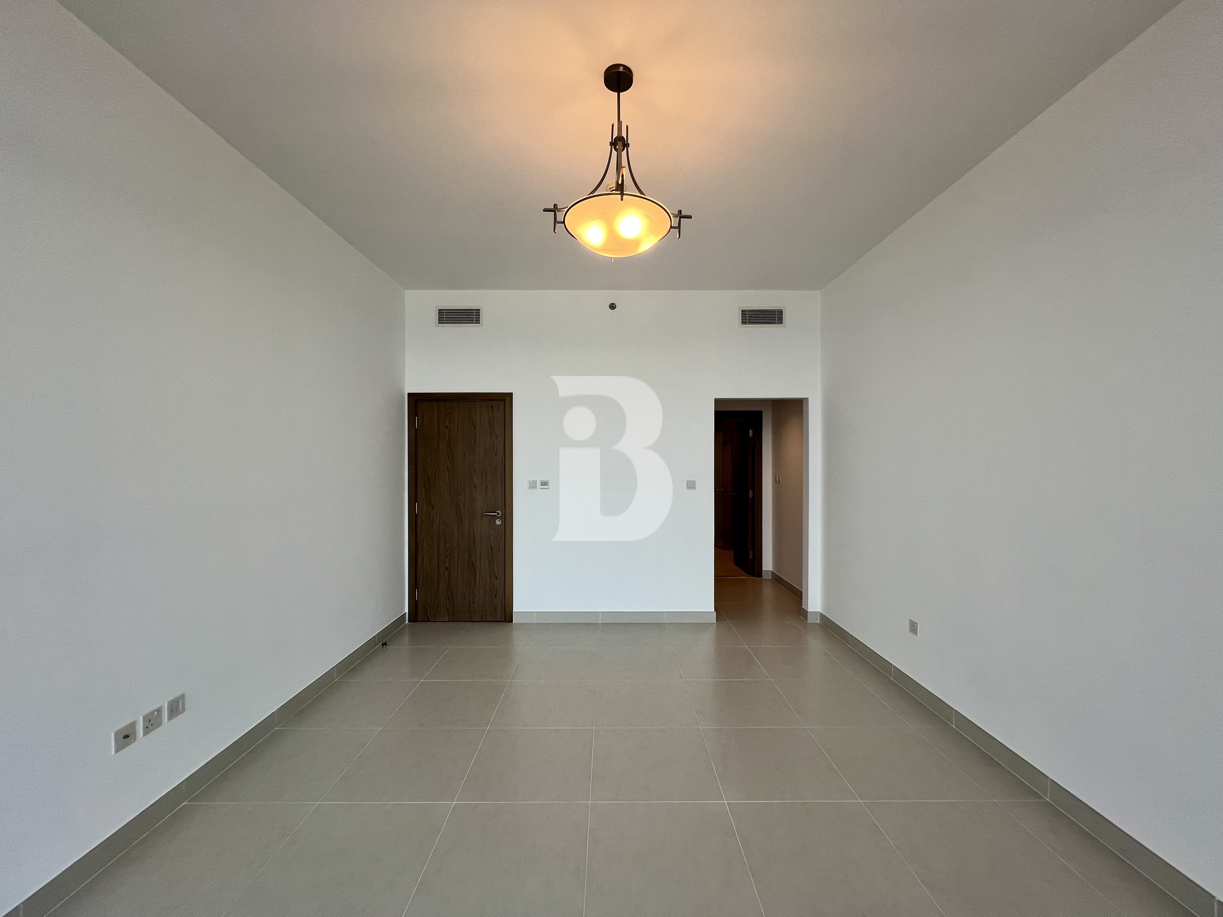 NEW I UNFURNISHED I GOOD LOCATION