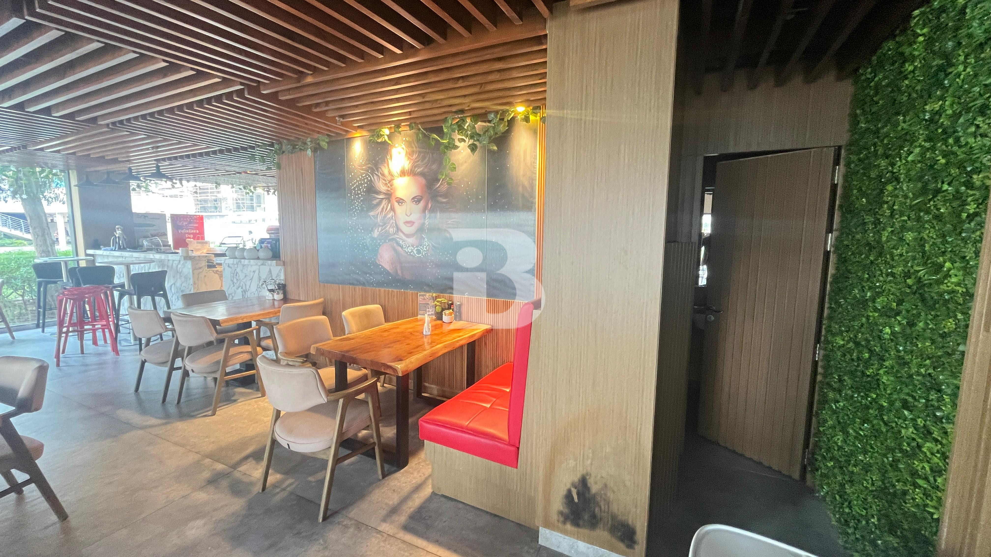 RETAIL UNIT | READY BUSINESS | RESTAURANT SPACE