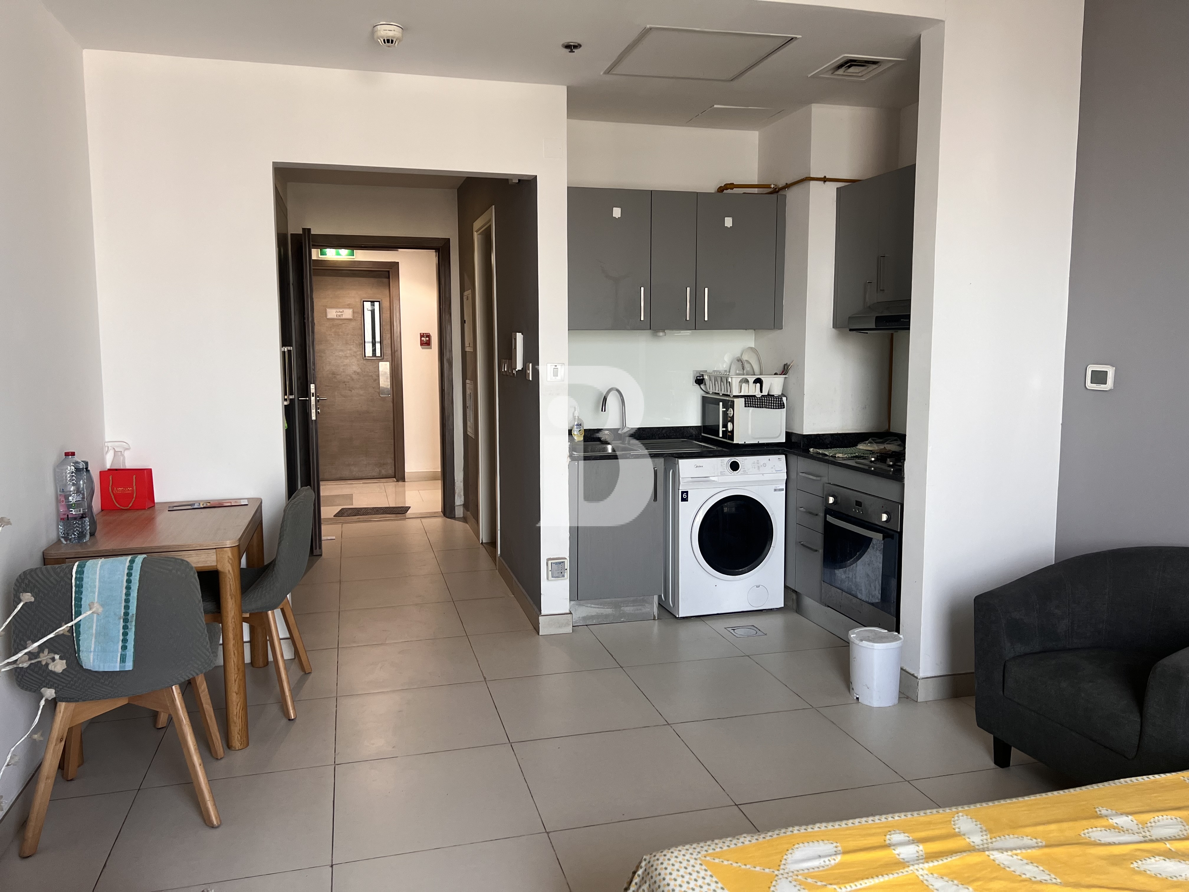 INVESTMENT OPPORTUNITY | CLOSE TO METRO | VACANT