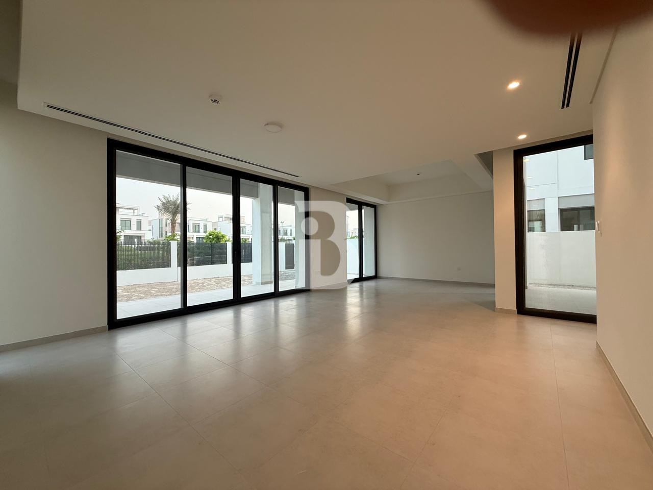 Luxurious 4-BR TH with Flexible Rental Plans