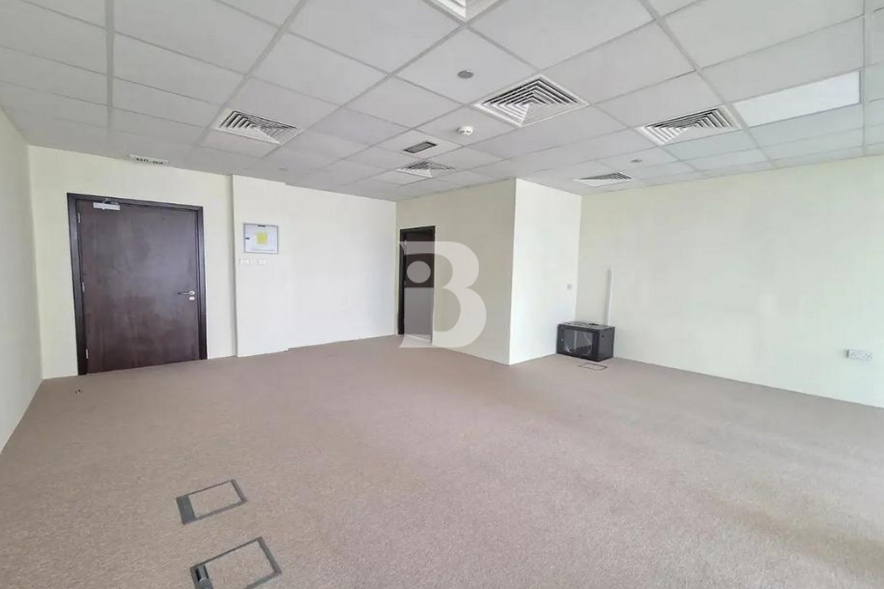 VACANT | FITTED OFFICE WITH PARTITIONS