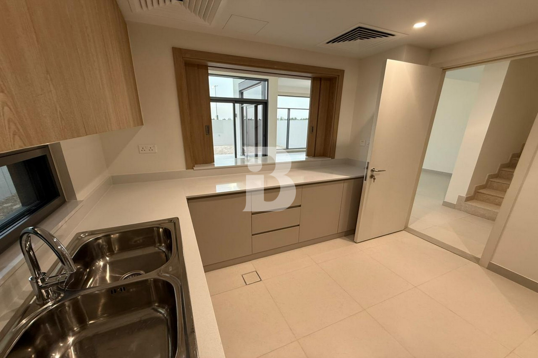 Beachside Luxury | Peaceful | Single Row