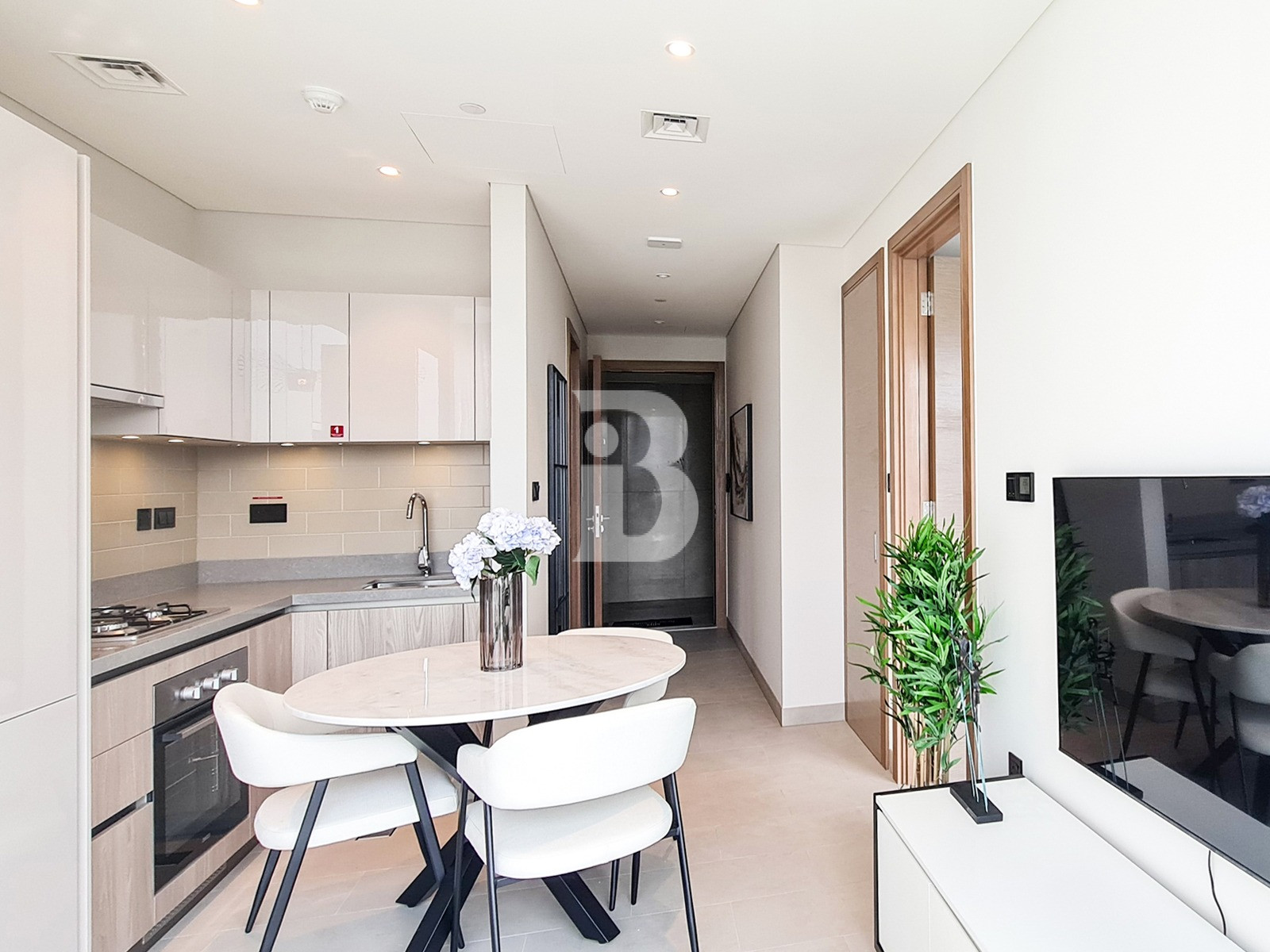 Bestl Price| High end Furnished| Downtown view