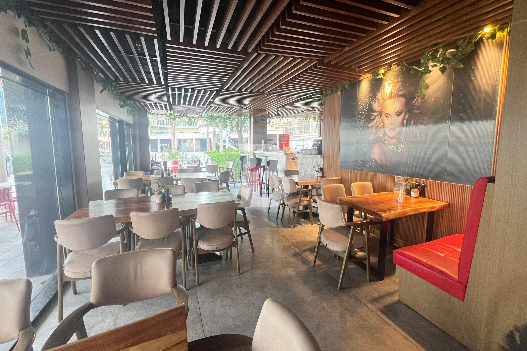 RETAIL UNIT | READY BUSINESS | RESTAURANT SPACE