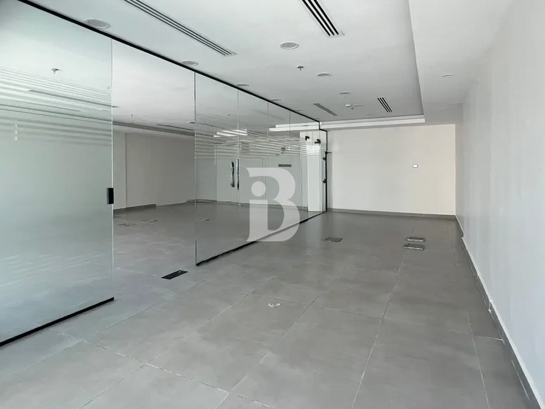 Walking Distance to METRO | Glass Partition