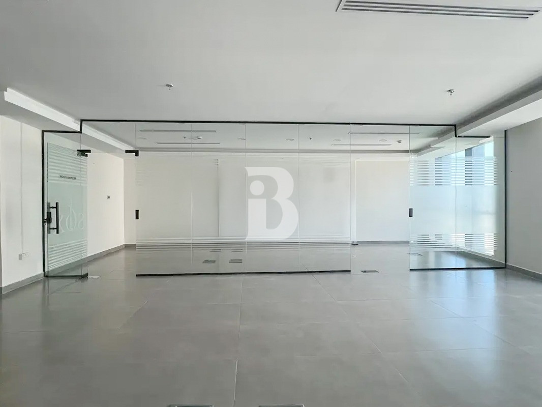 Walking Distance to METRO | Glass Partition