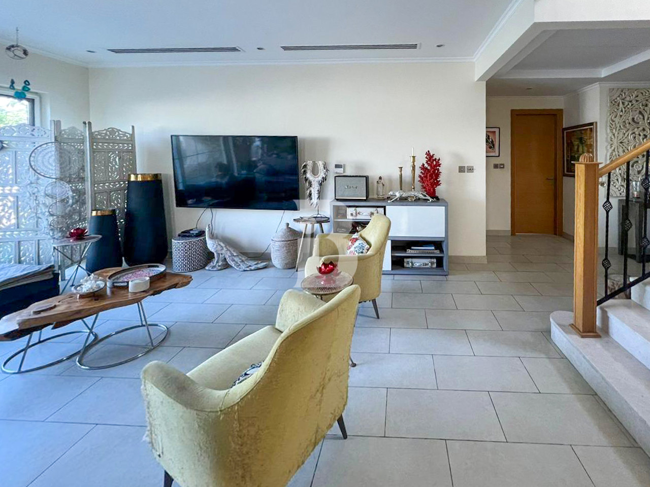 Immaculate condition-close to park-one bed downstairs