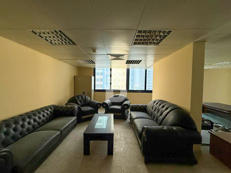 Vacant | Fitted Office | Prime Location | Pantry