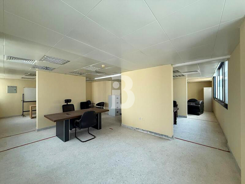 Vacant | Fitted Office | Prime Location | Pantry