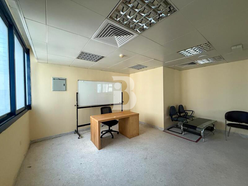 Vacant | Fitted Office | Prime Location | Pantry