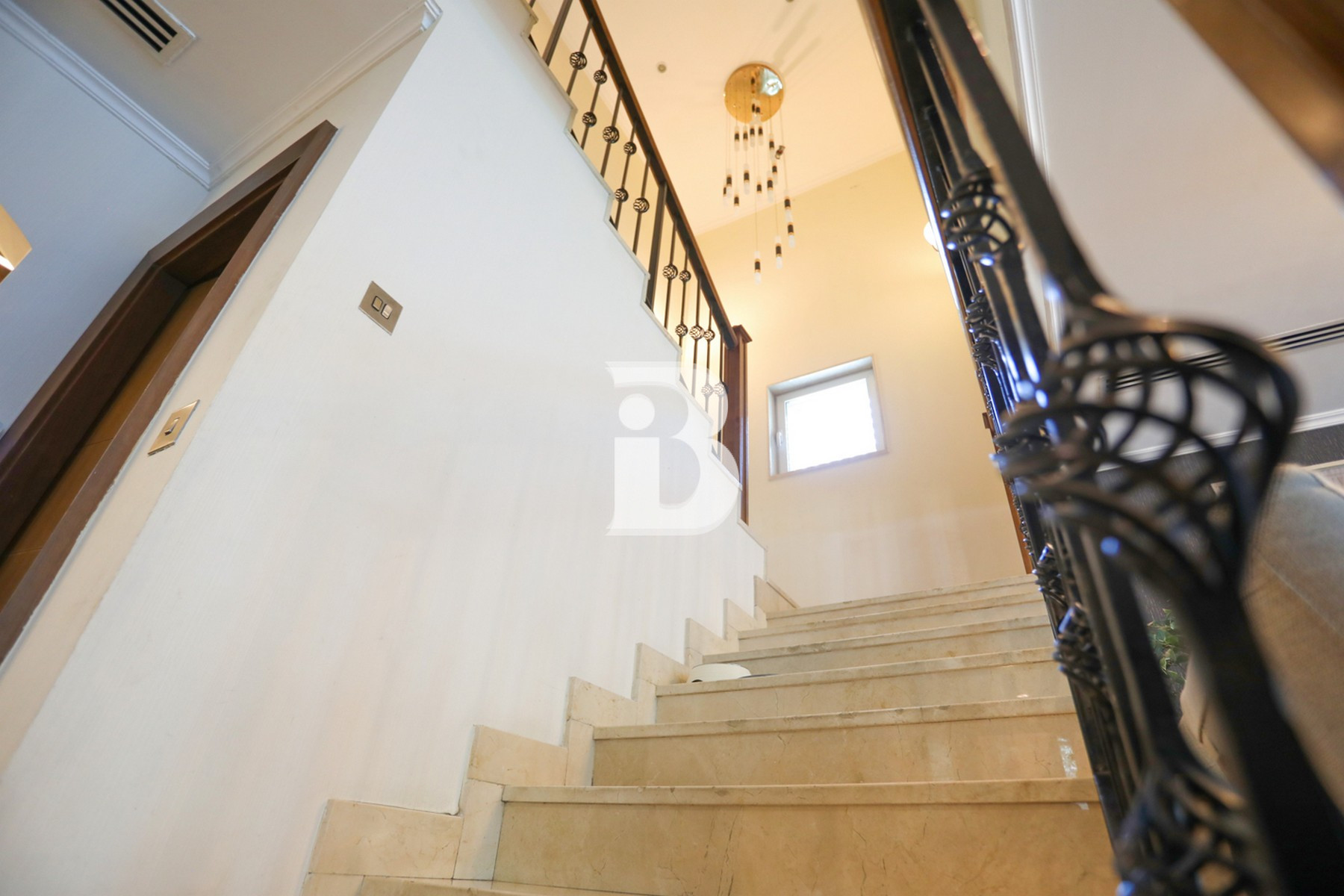 Exclusive | vacant of transfer | Close to Park