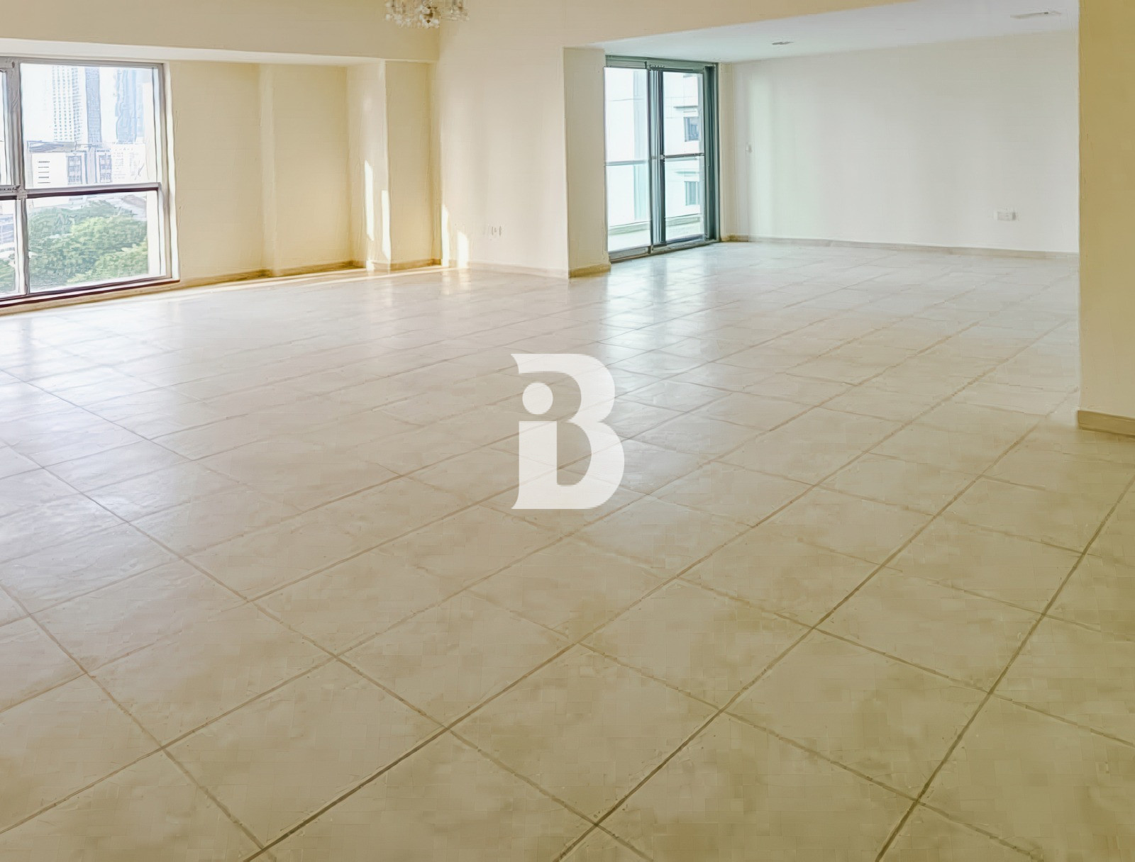 CALL NOW I VACANT I LARGE 3 BED LAYOUT