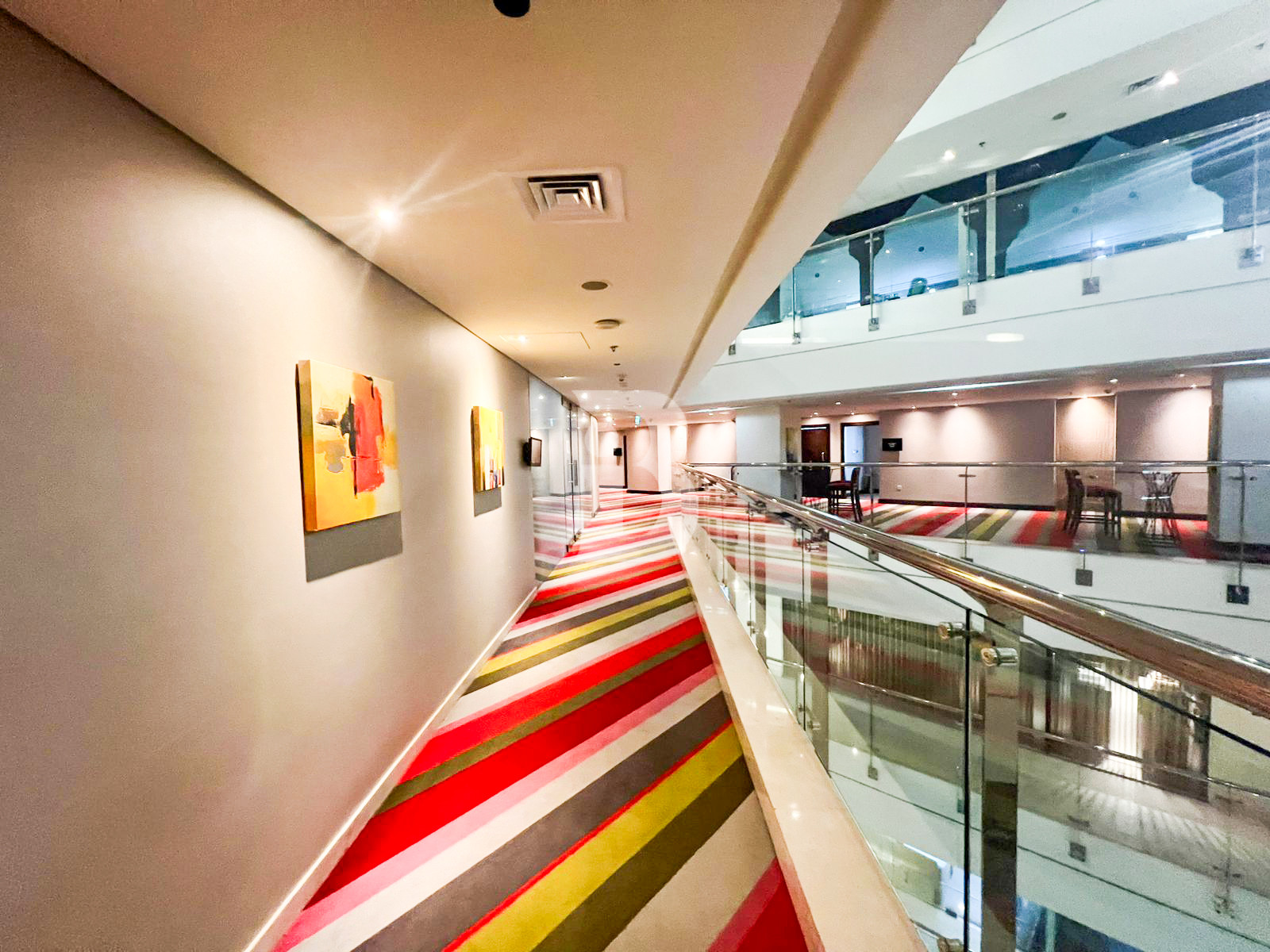 COMPACT OFFICE | PRIME DOWNTOWN LOCATION