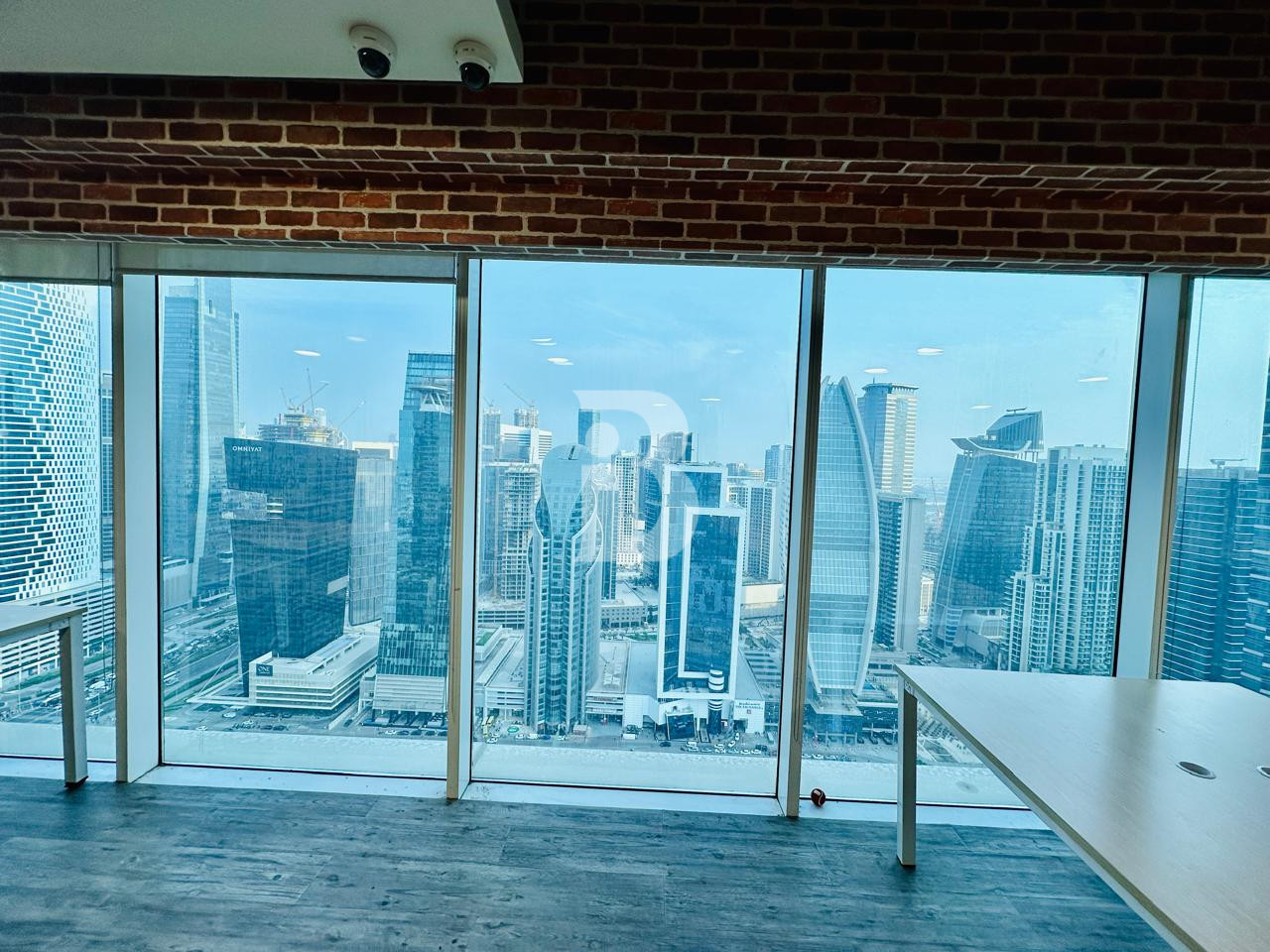 Fitted Full Floor| Prime Location I Near Metro