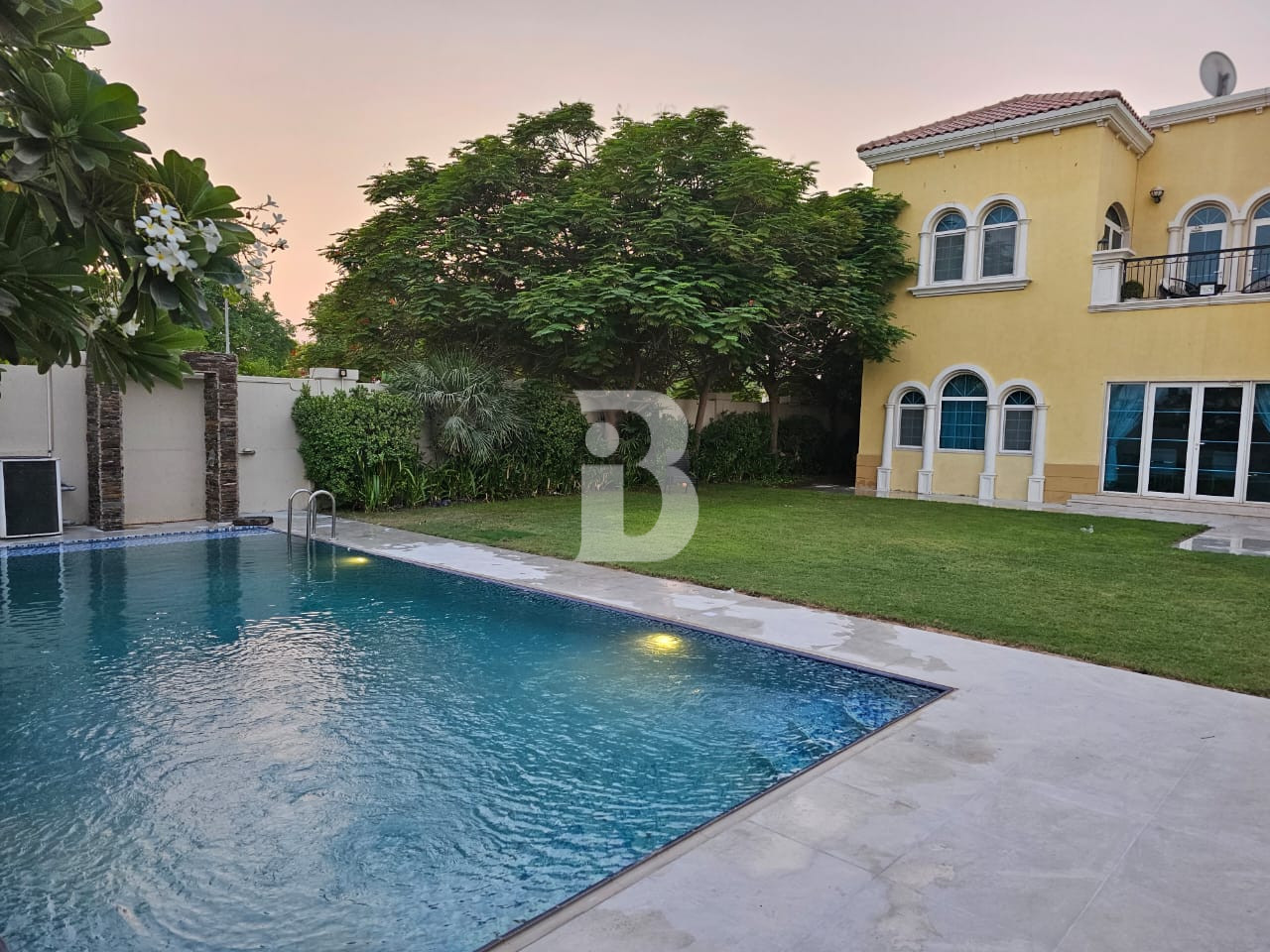 Prime location| Huge plot | Private pool