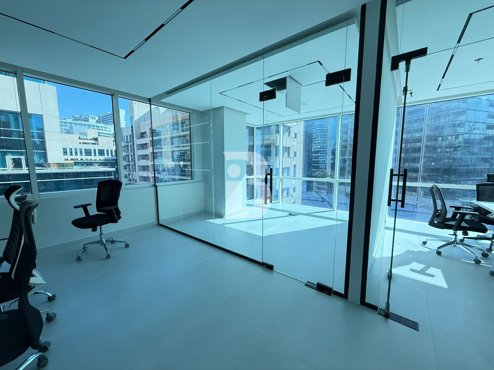 VACANT | RARE SIZE | CORNER UNIT | GRADE A