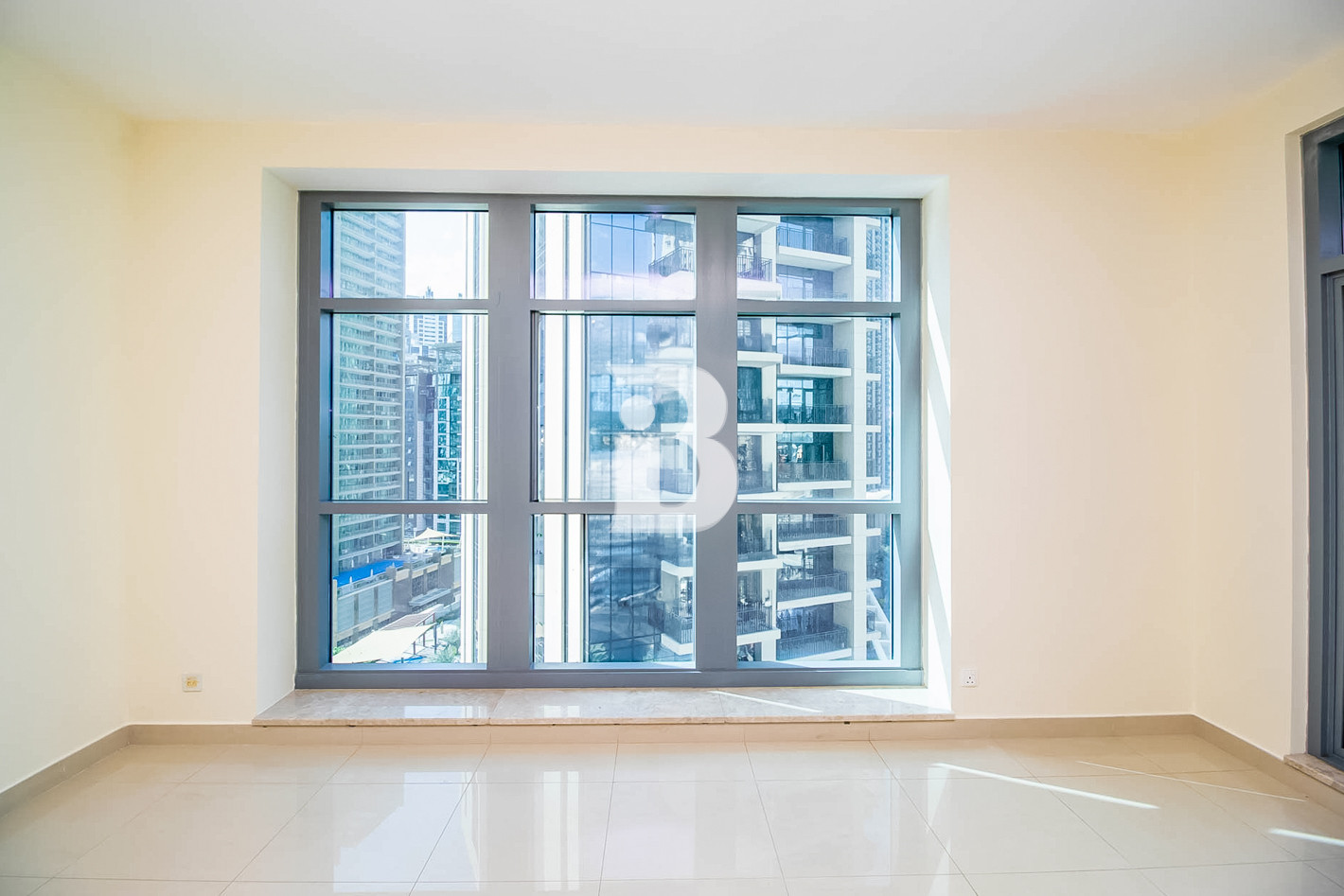 Vacant / Boulevard View / 2br Apartment