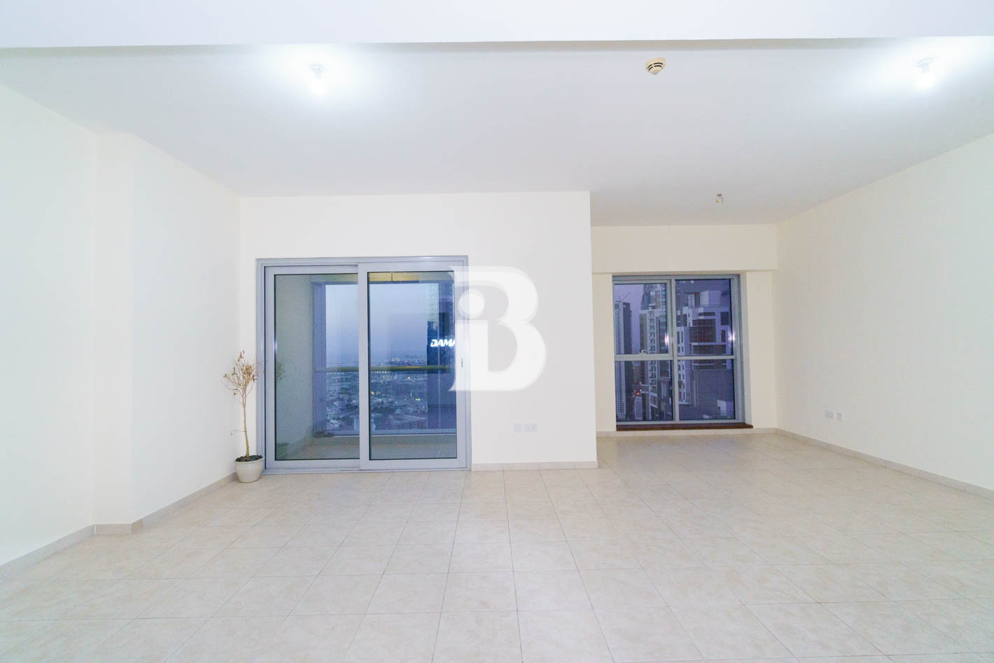 2BR Laundry / Rented / Partial SZR View 