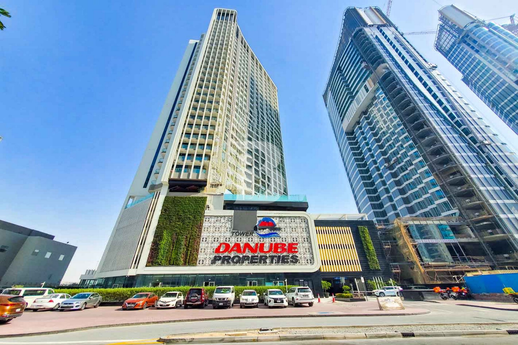 Luxurious  |  Furnished | Prime Location