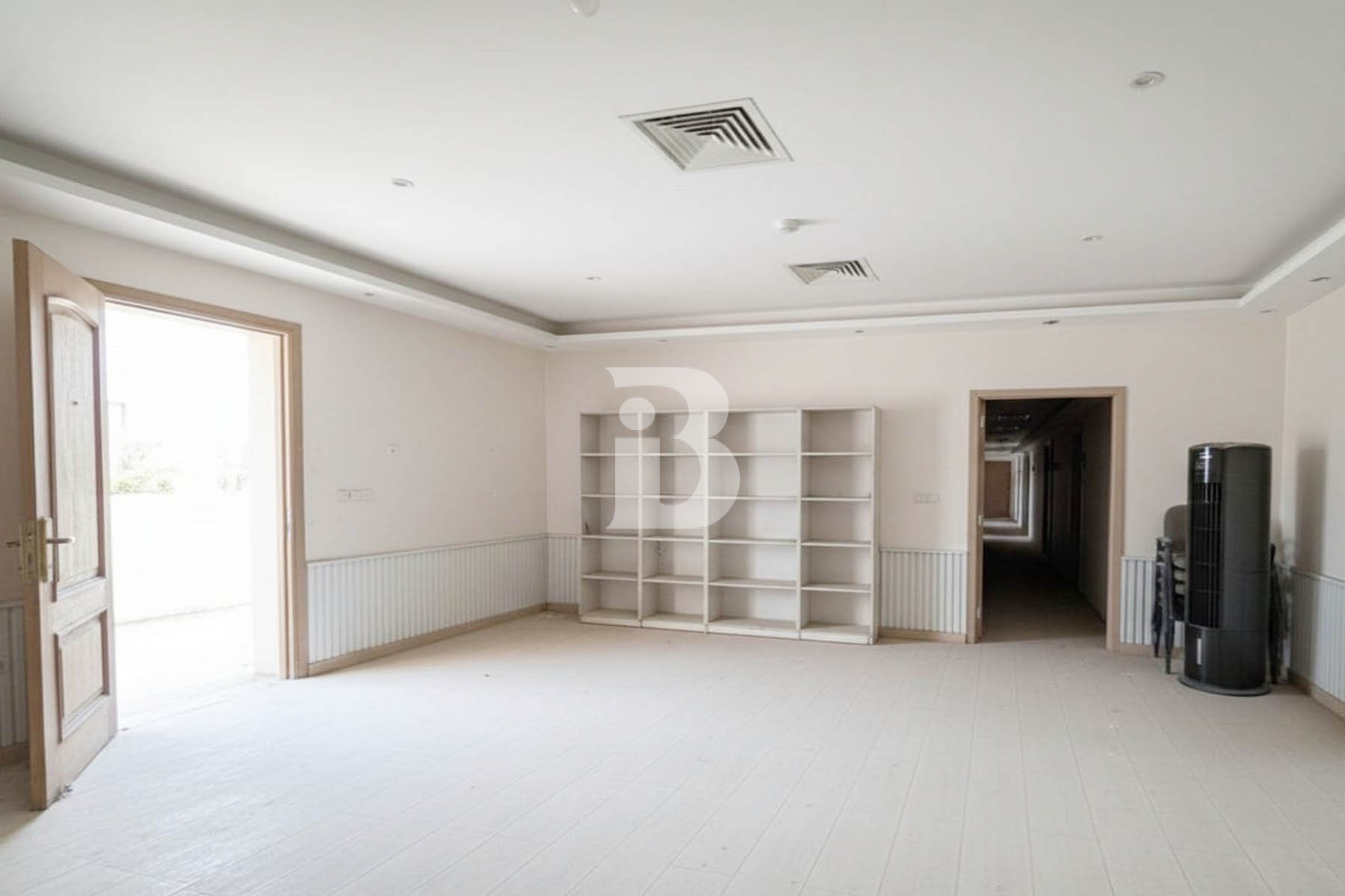 Vacant Commercial| Prime Jumeirah Road Location