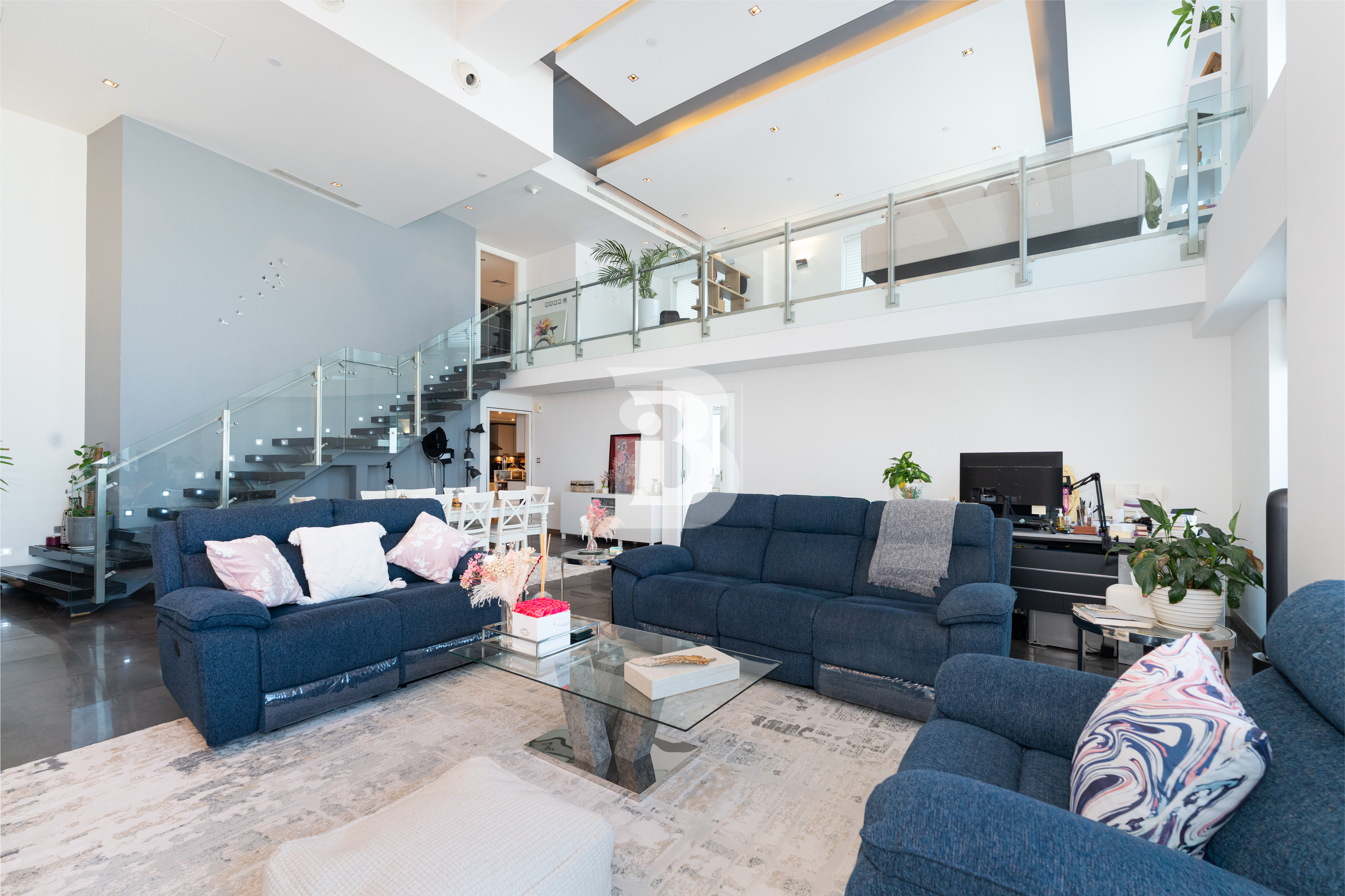 LOFT APARTMENT I SKYLINE VIEW I CALL NOW