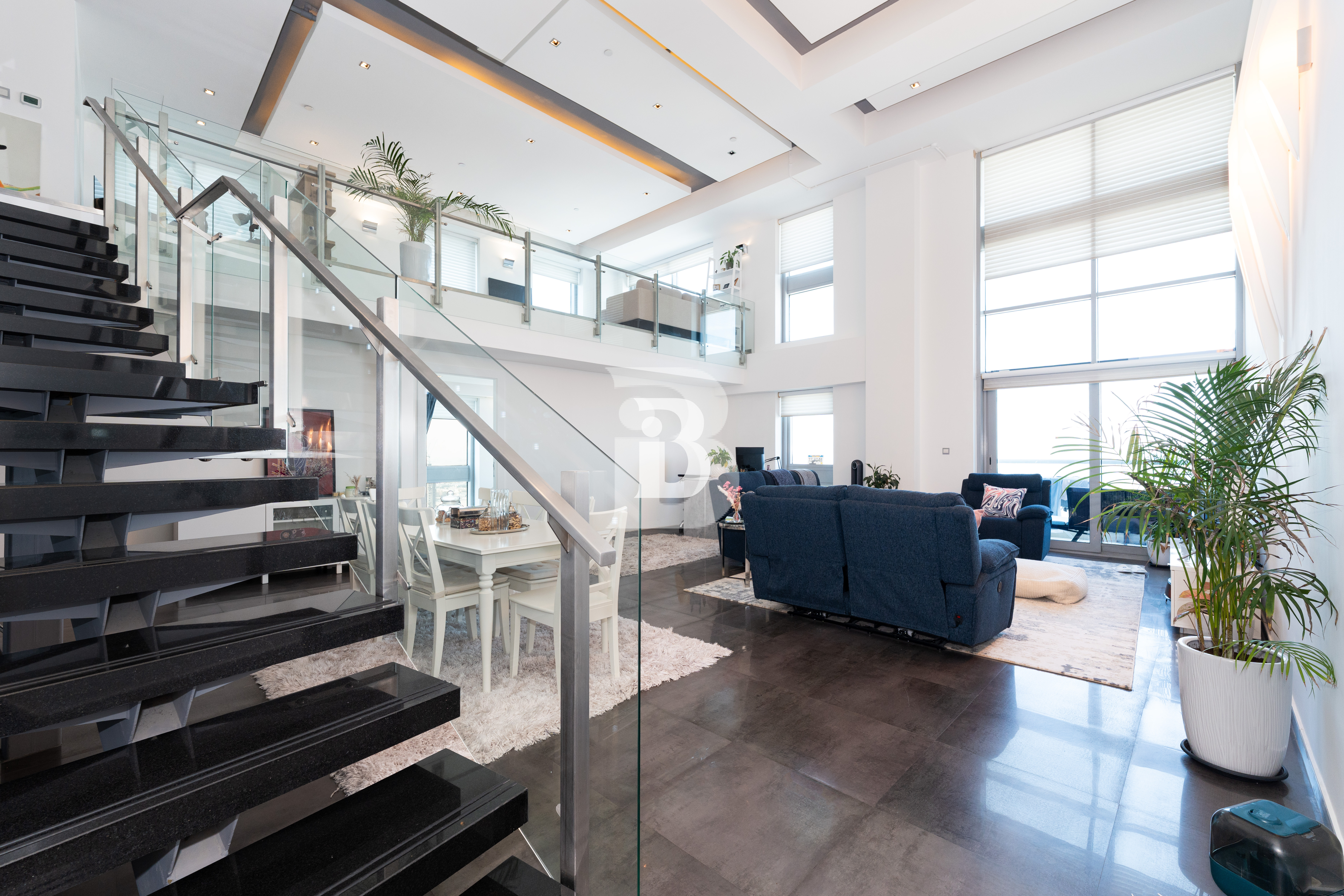 LOFT APARTMENT I SKYLINE VIEW I CALL NOW