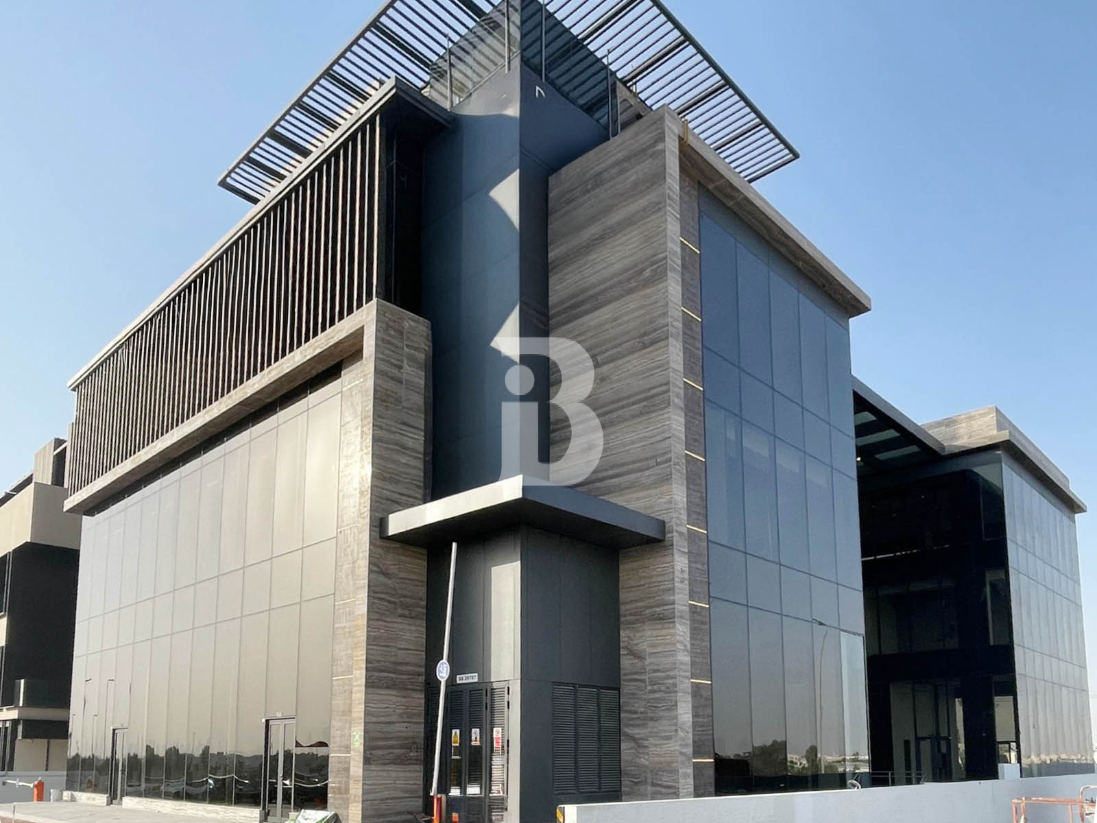 Fully Furnished I On Main Road | DED License