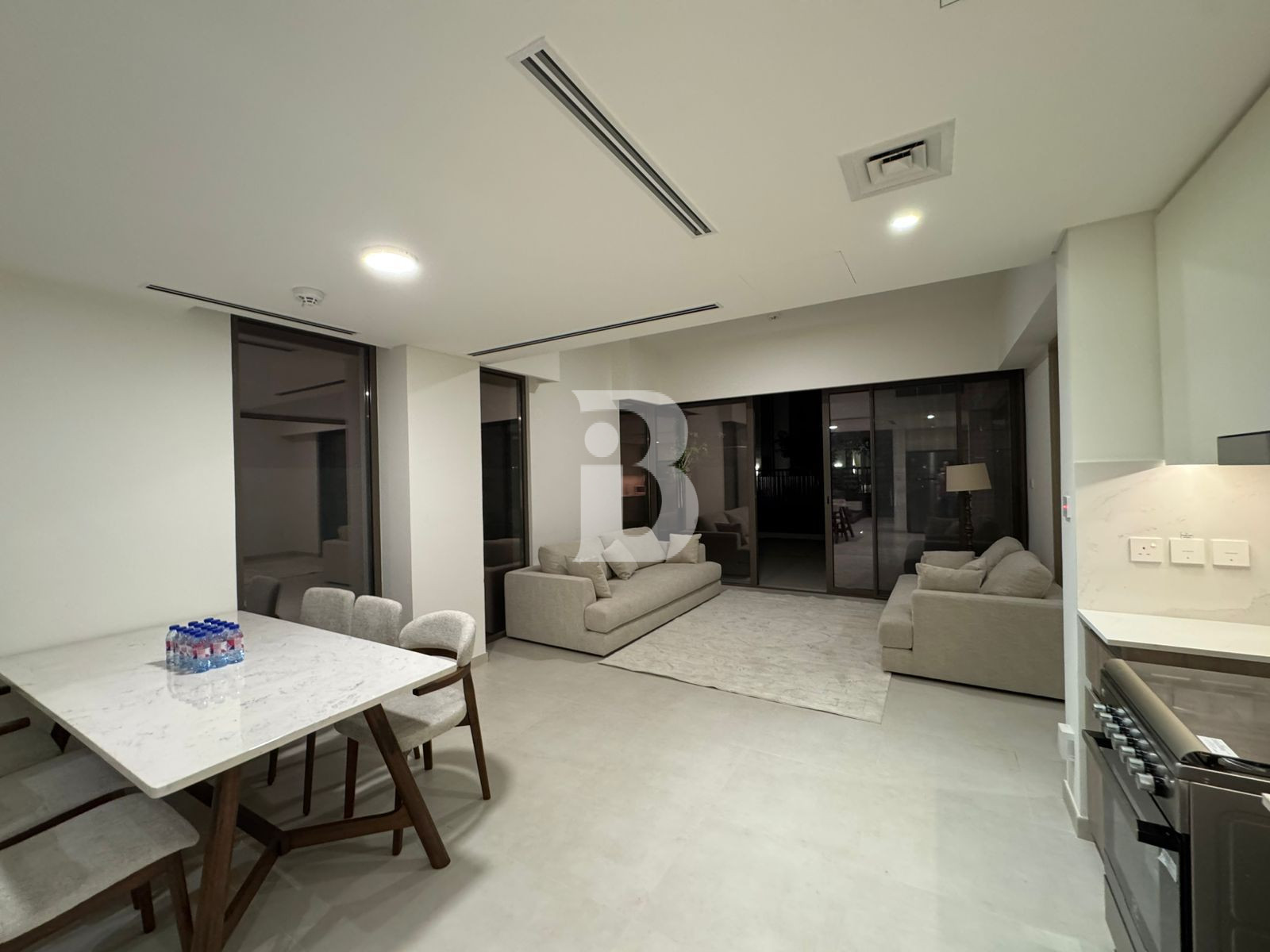 EXQUISITE DESIGNED | BRIGHT LAYOUT | SPACIOUS