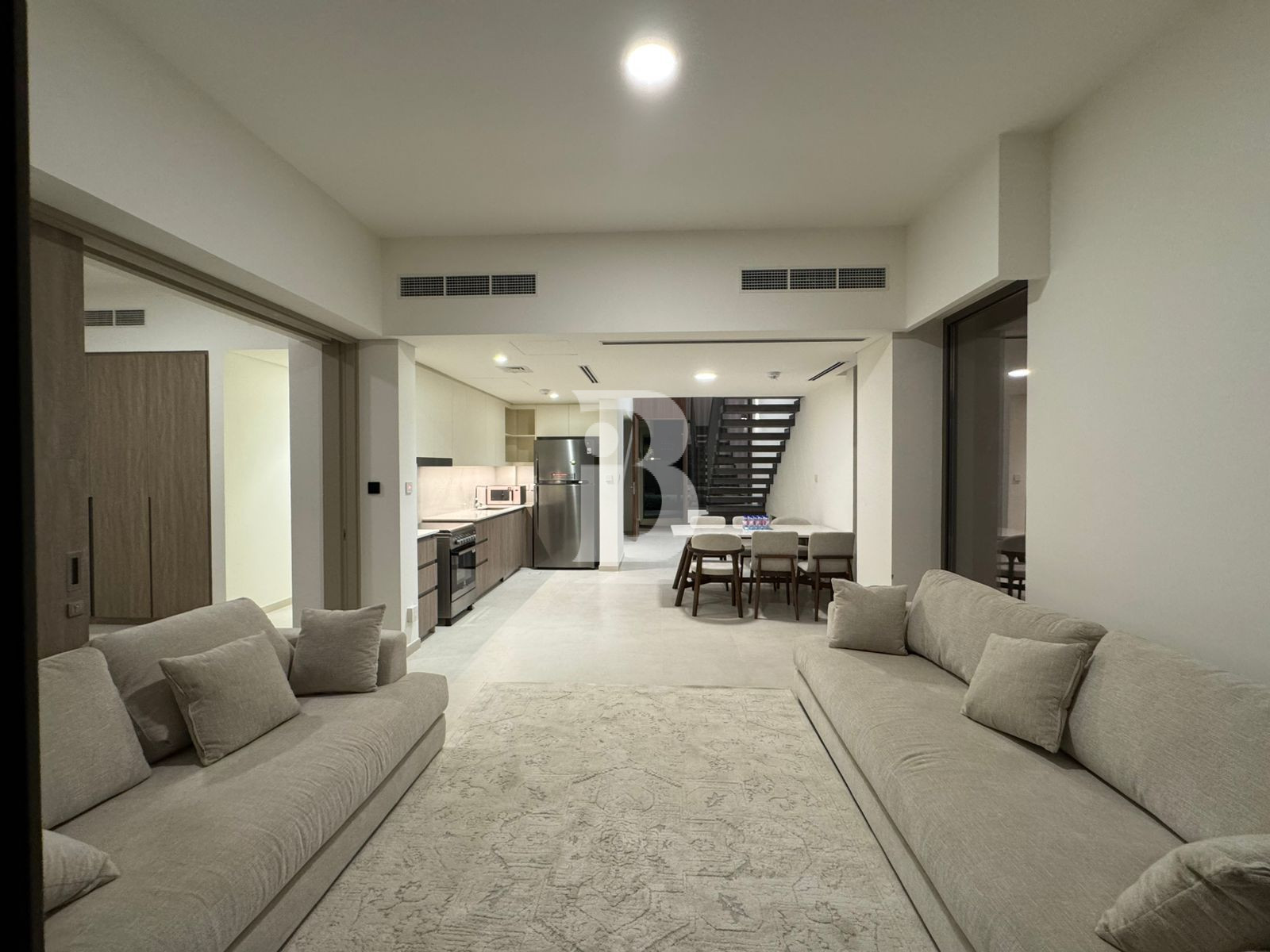 EXQUISITE DESIGNED | BRIGHT LAYOUT | SPACIOUS