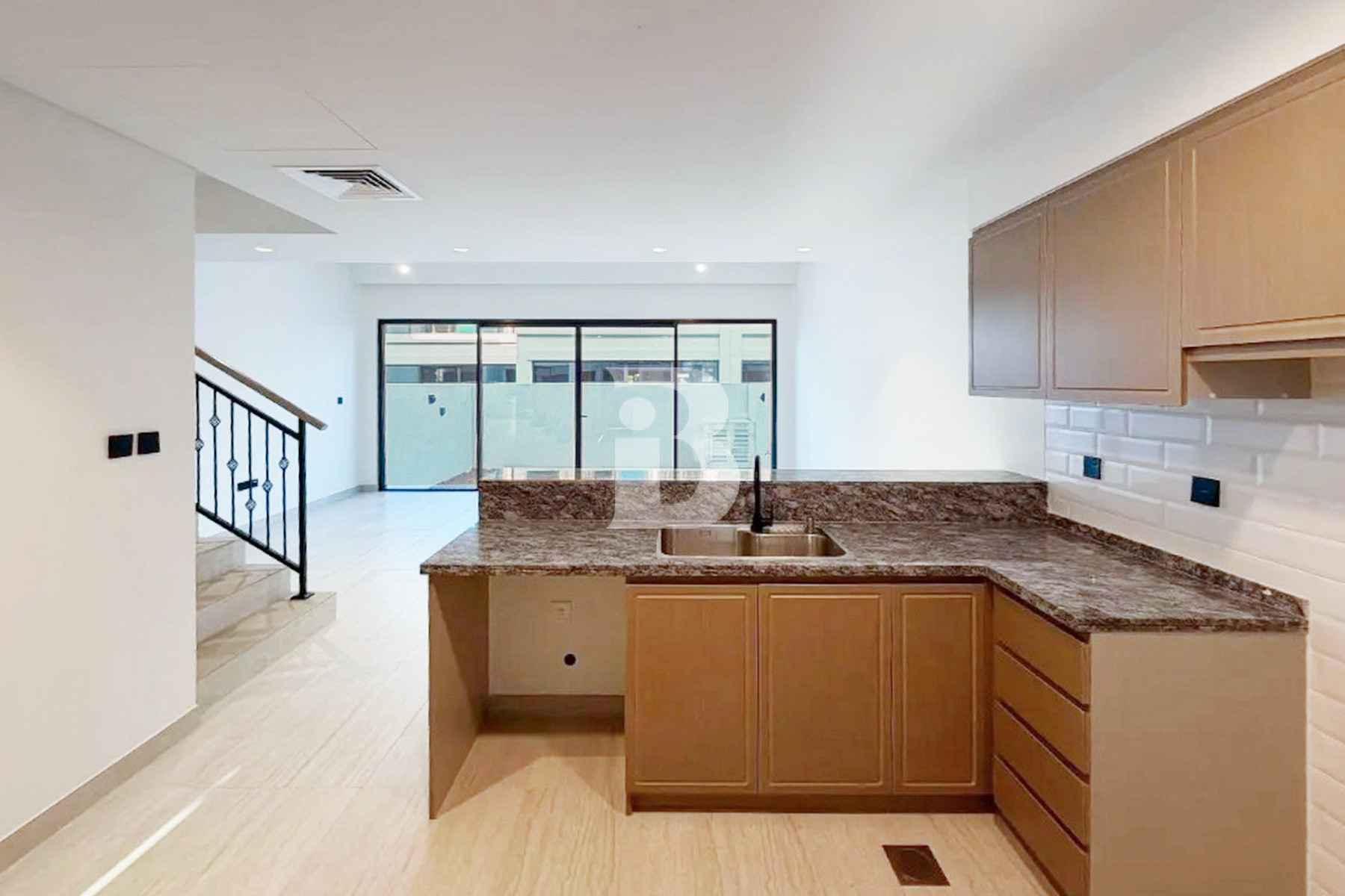 4 bedroom | Single Row | Prime Opportunity