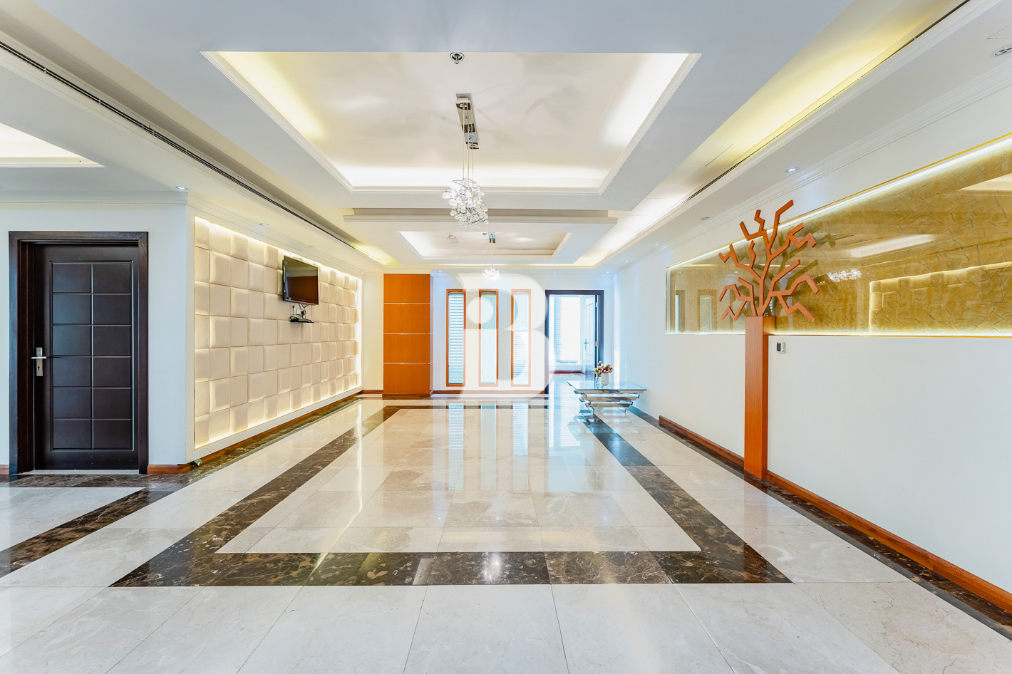 VASTU UNIT|HIGH FLOOR| UPGRADED INTERIORS|