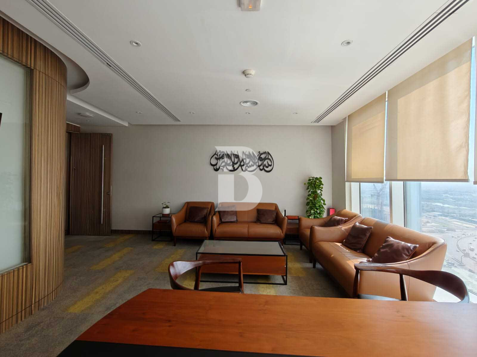 PROFESSIONAL WORKSPACE | FITTED | HIGH-END