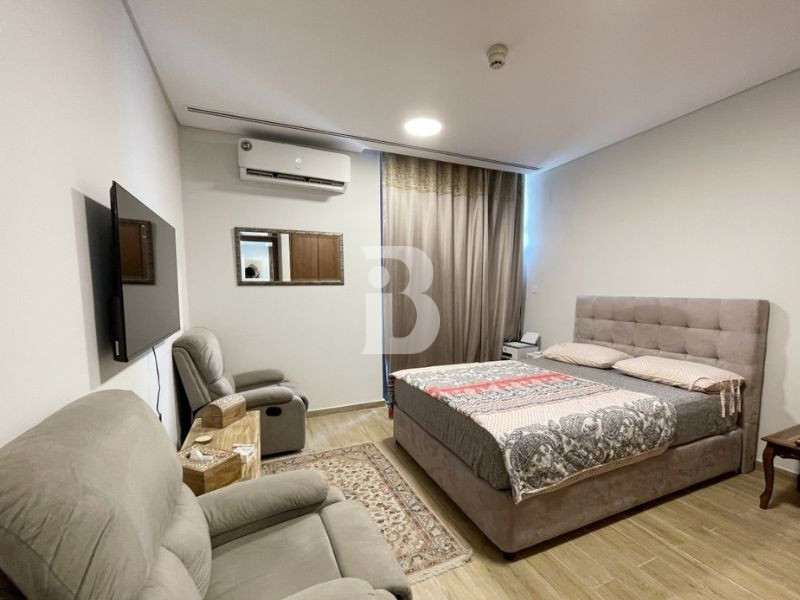 SPACIOUS | SINGLE ROW | 4BR | VACANT | FURNISHED