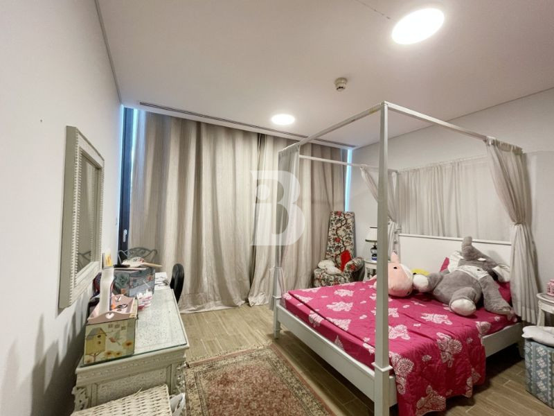 SPACIOUS | SINGLE ROW | 4BR | VACANT | FURNISHED