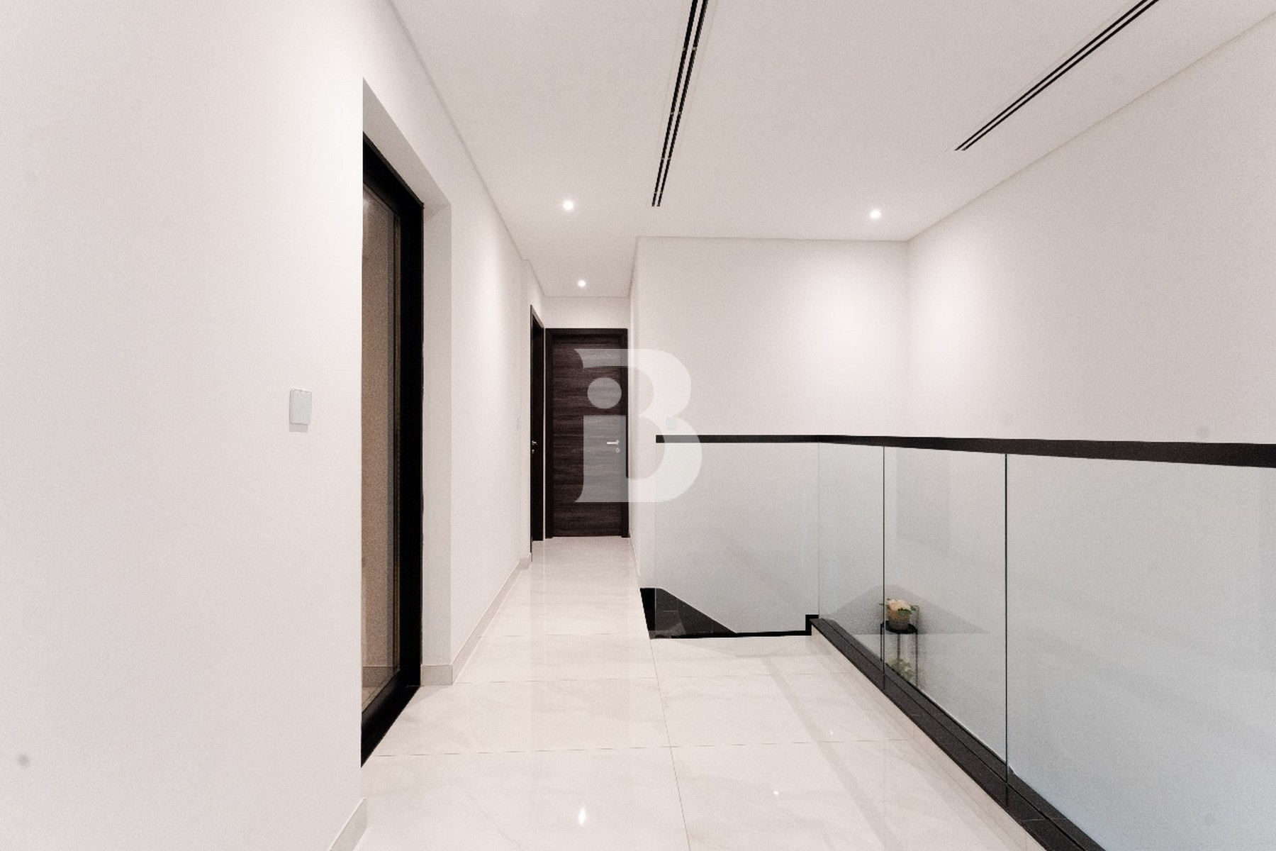 PREMIUM | 4BR TOWNHOUSE | SPACIOUS | VOT